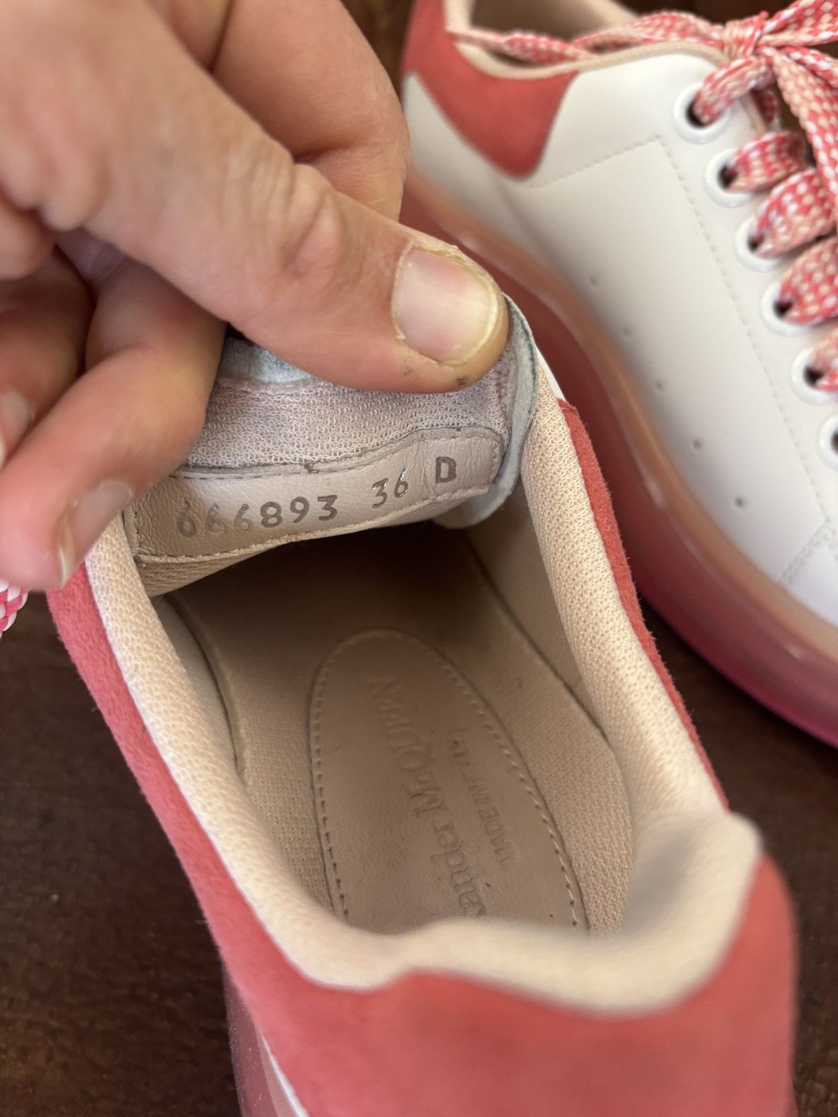 Alexander McQueen Alexander McQueen sneaker pink and white Size US 6 / IT 36 - 10 Thumbnail