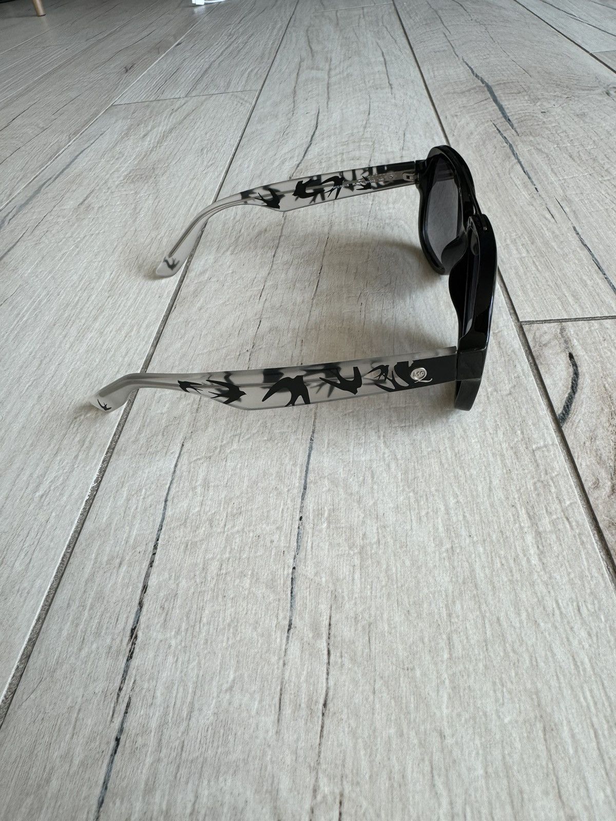 Alexander McQueen MCQ Swan All Over Printed Aviator Sunglasses Size ONE SIZE - 2 Thumbnail