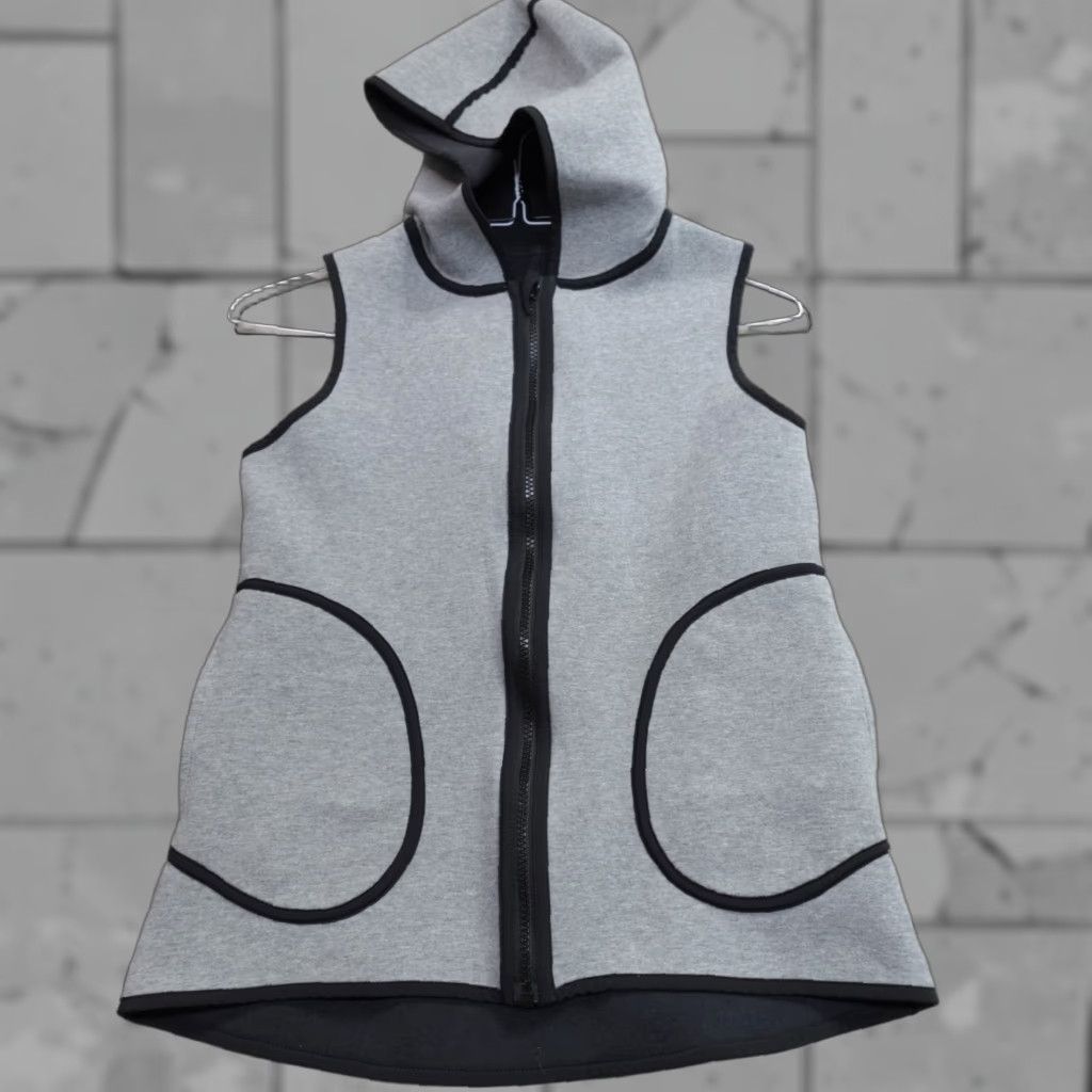 Lululemon Lululemon Vest Small Gray Hooded Reversible Insculpt Jacket Women's S Gray Reversible Activewear 2000s? Size S / US 4 / IT 40 - 1 Thumbnail