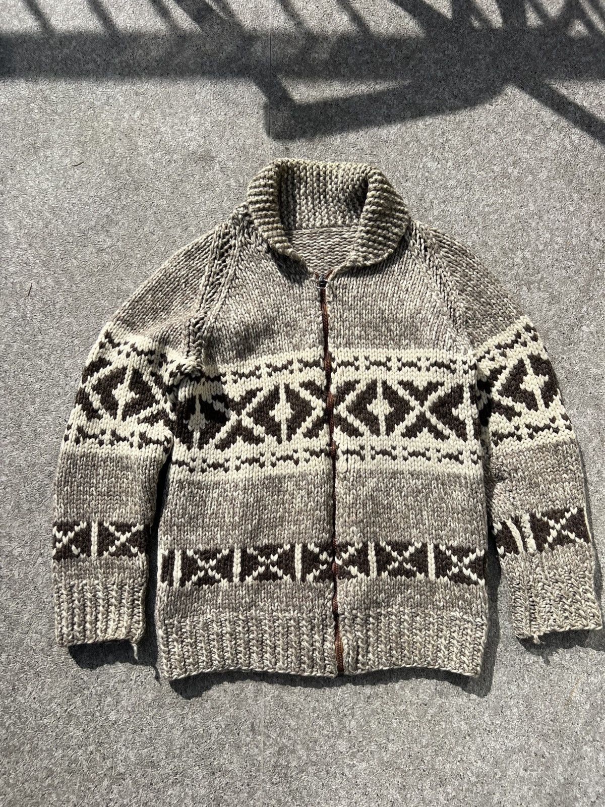 Handmade Authentic Handmade Cowichan Sweater Vintage Wool Knit Size US M / EU 48-50 / 2 - 1 Thumbnail