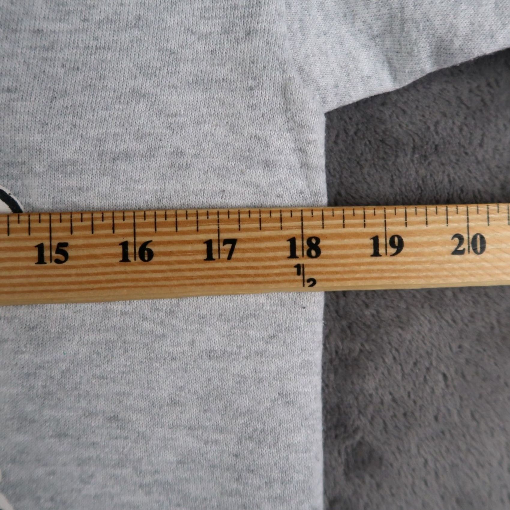 Vintage VINTAGE Snoopy Sweatshirt Cartoon Crewneck M Gray USA 90s Peanuts Crew Neck Mens Womens Unisex Adults Graphic Print Cotton Polyester Regular Fit Size US M / EU 48-50 / 2 - 6 Thumbnail