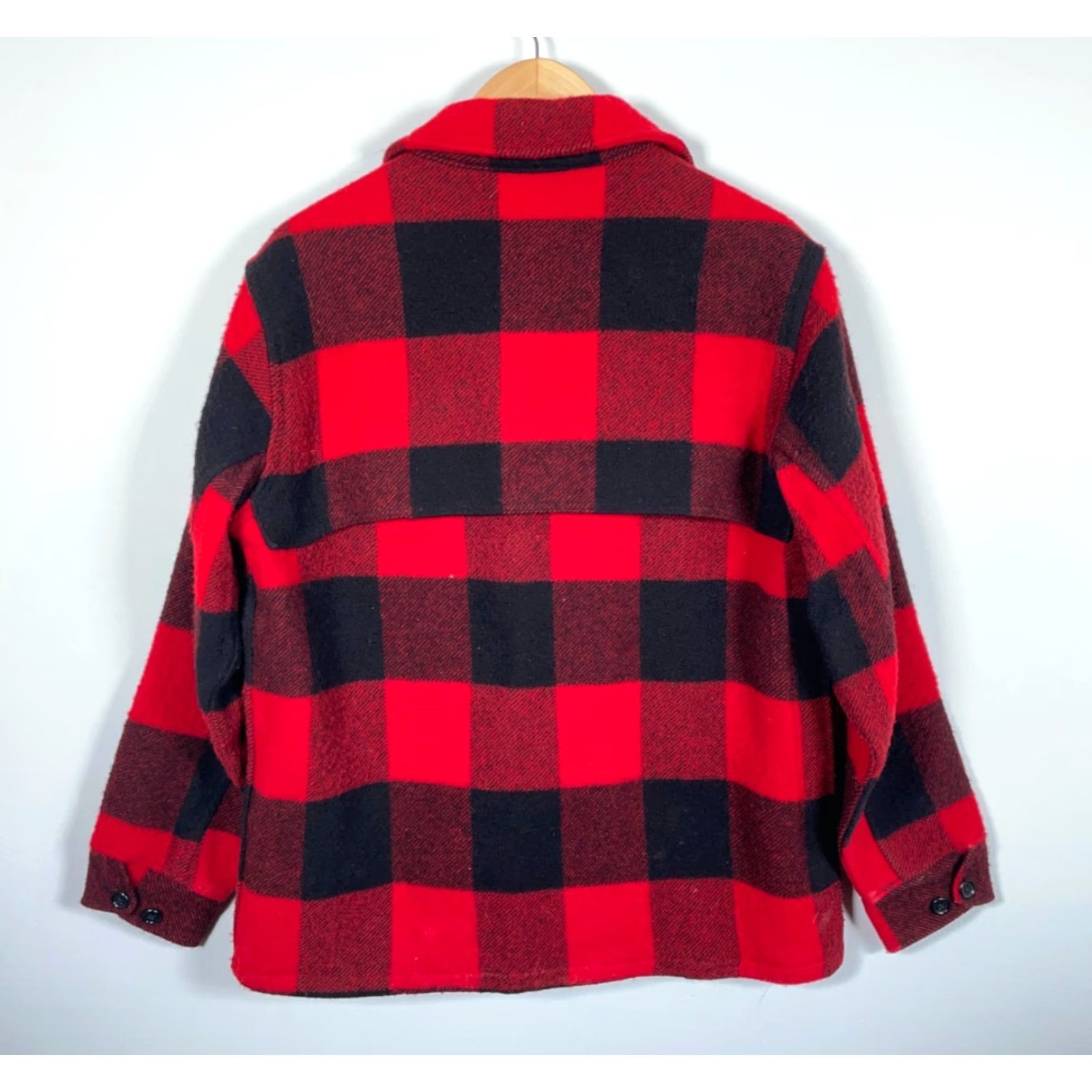 Vintage VINTAGE Woolrich Jacket Chore Buffalo Plaid Red Black USA Made Workwear Mens Large Jacket Size US L / EU 52-54 / 3 - 2 Thumbnail