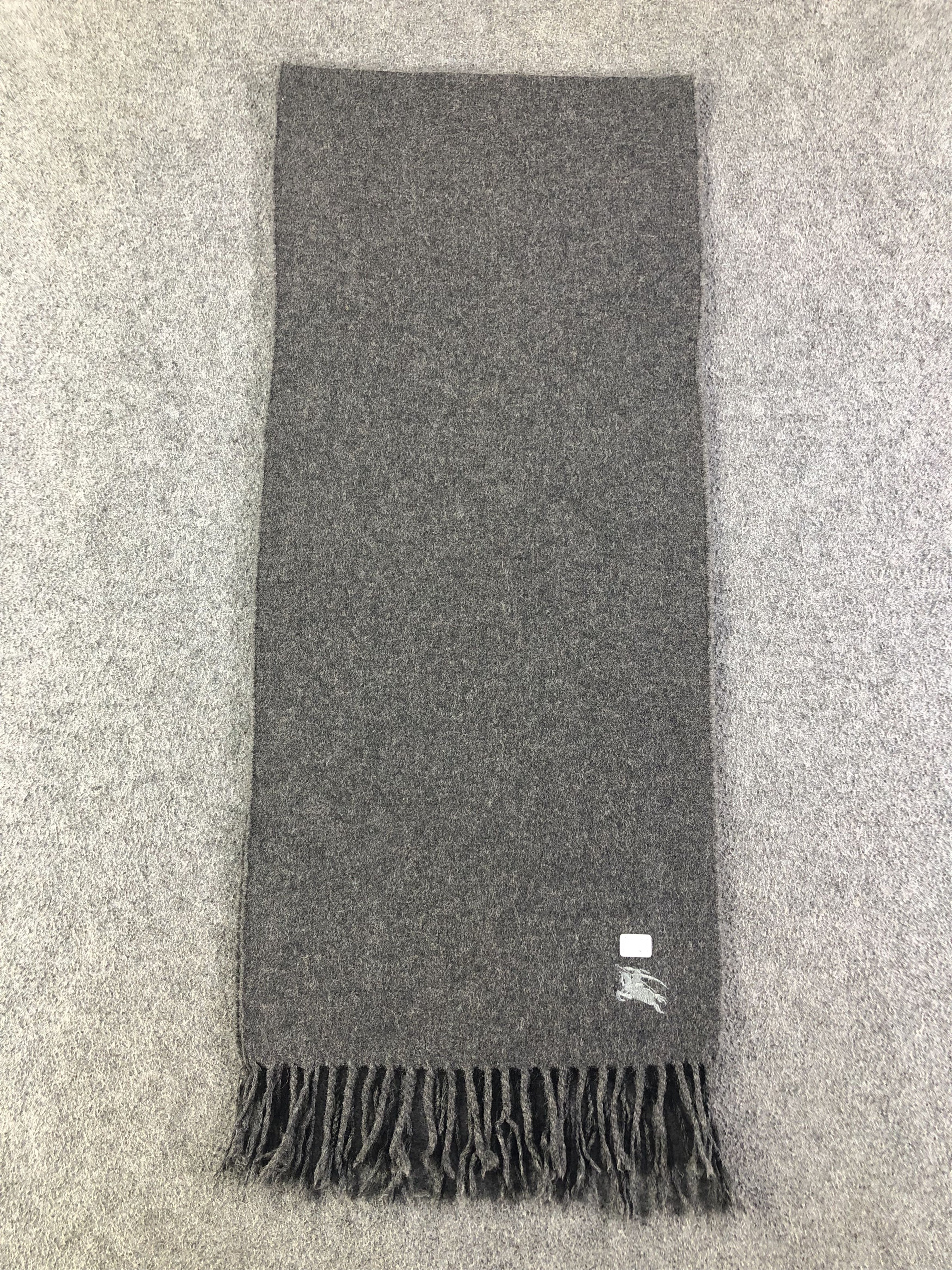 Burberry Burberry Plain Scarf / Muffler / Neckwear Size ONE SIZE - 2 Thumbnail