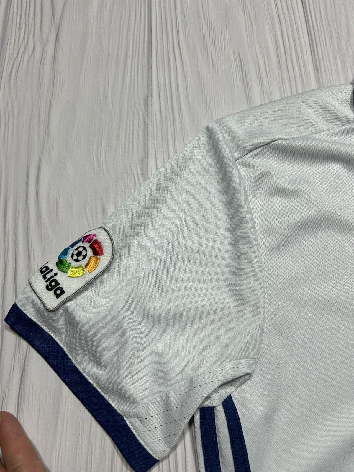 Adidas Real Madrid 2016 2017 Adidas Home Soccer Jersey Size M Size US M / EU 48-50 / 2 - 8 Thumbnail