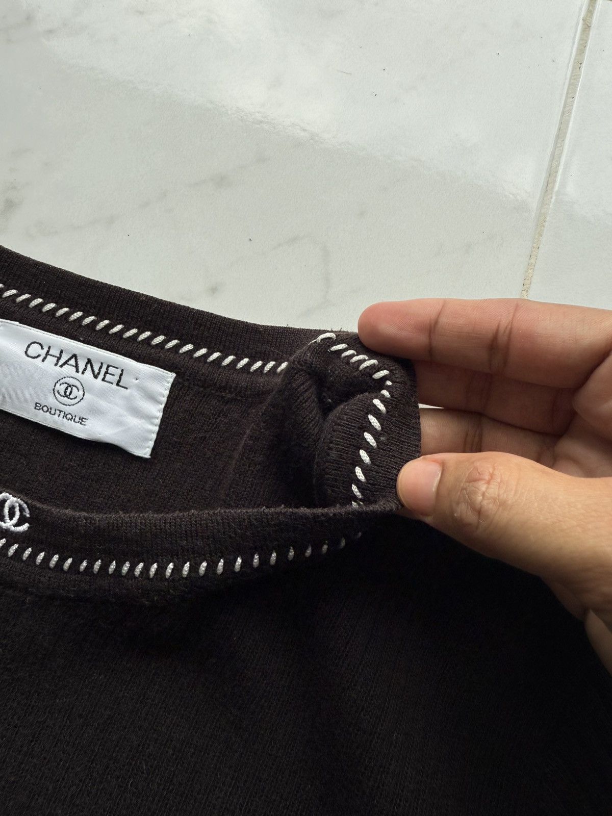 Chanel Vintage CHANEL Neck Logo Black Crop Top Size M / US 6-8 / IT 42-44 - 4 Thumbnail