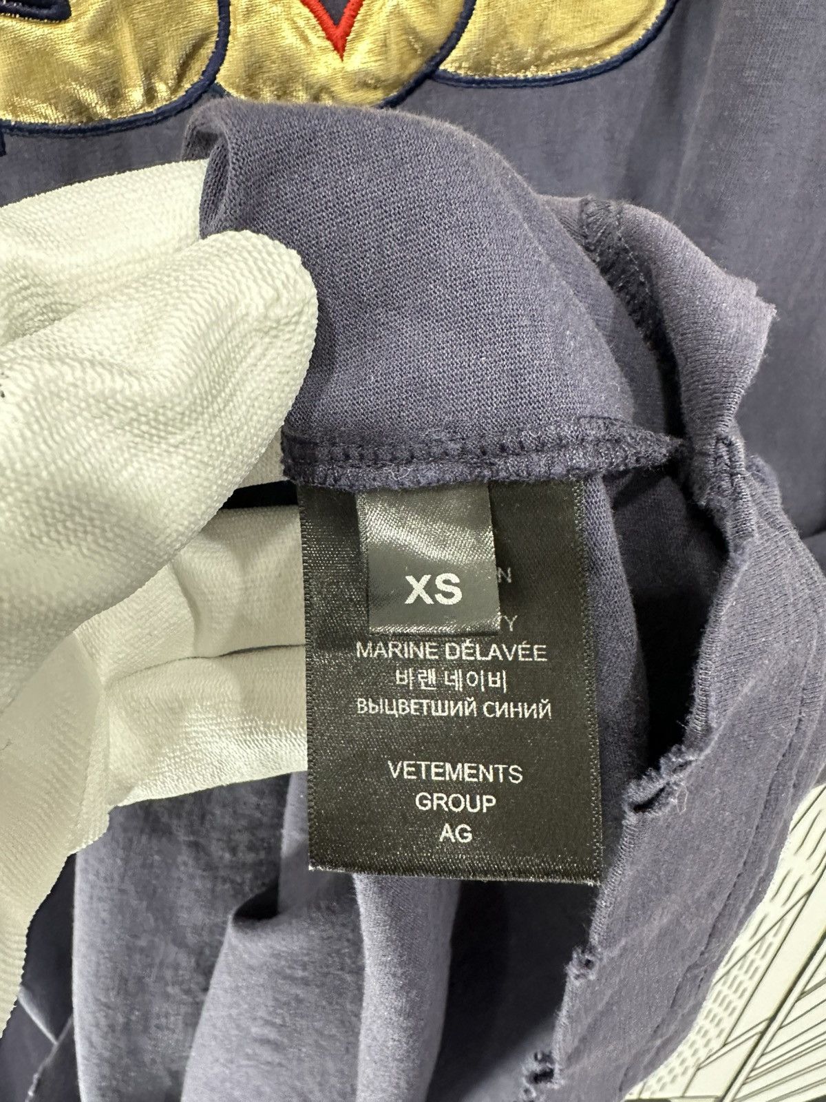 Vetements Vetements Jesus Loves You Tee XS Navy Size US XS / EU 42 / 0 - 10 Thumbnail