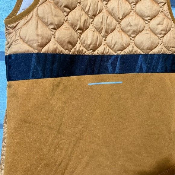 Nike New Nike Aerolayer Women's Running Vest Sz Small S Size S / US 4 / IT 40 - 14 Thumbnail