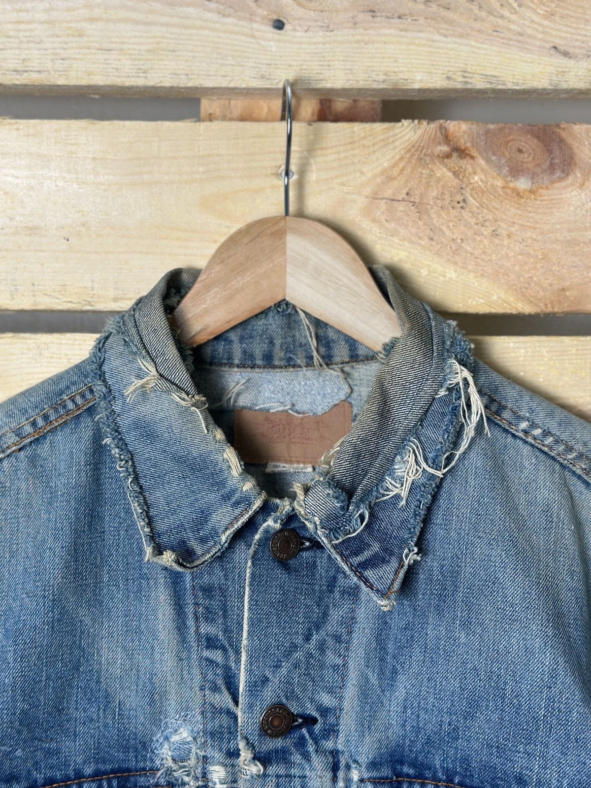 Levi's × Vintage Vintage Distressed Levi’s Denim Jacket Size US M / EU 48-50 / 2 - 6 Thumbnail