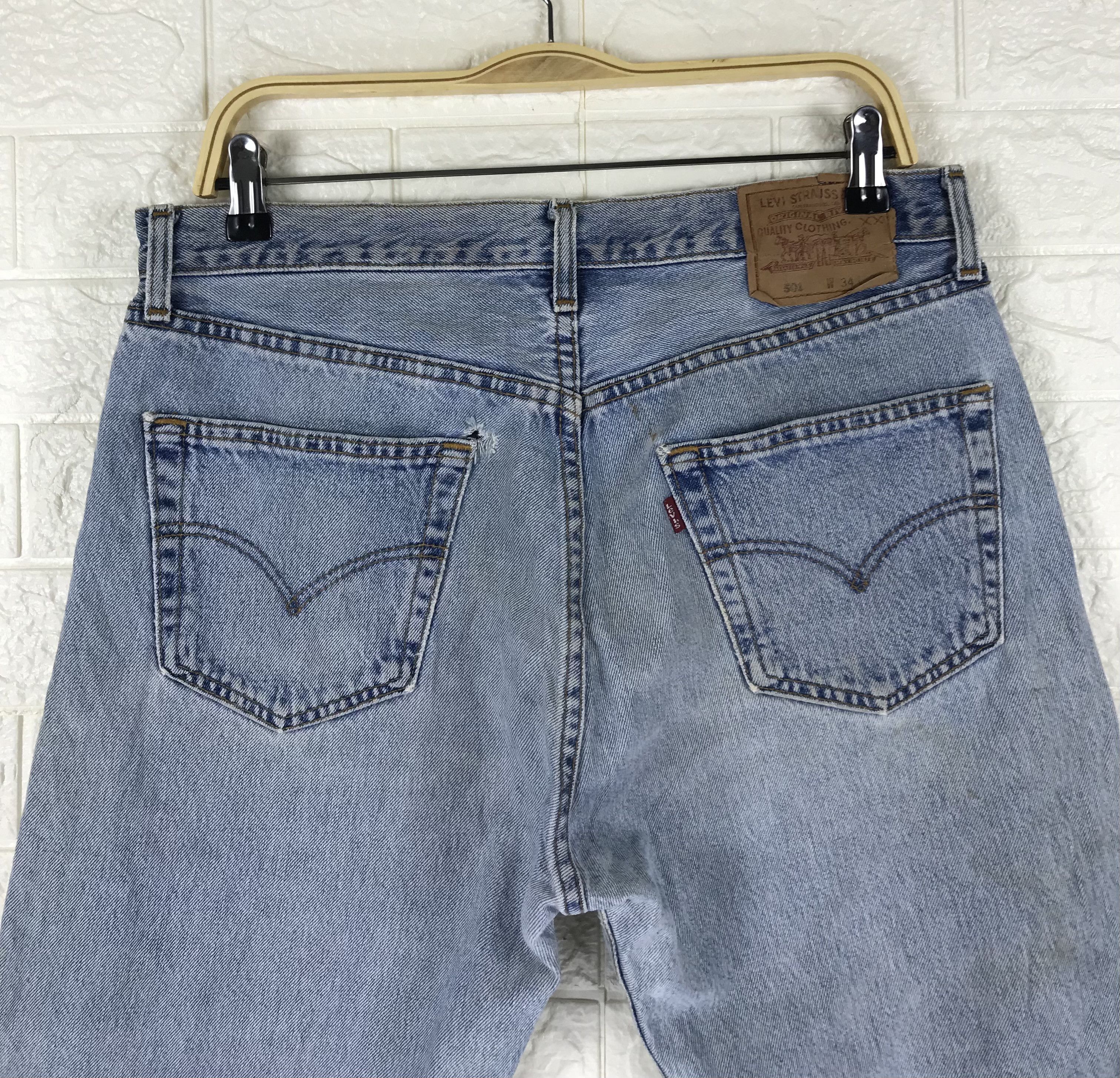 Levi's Vintage 90s Levi's 501 Light Wash Jeans Size US 34 / EU 50 - 6 Thumbnail