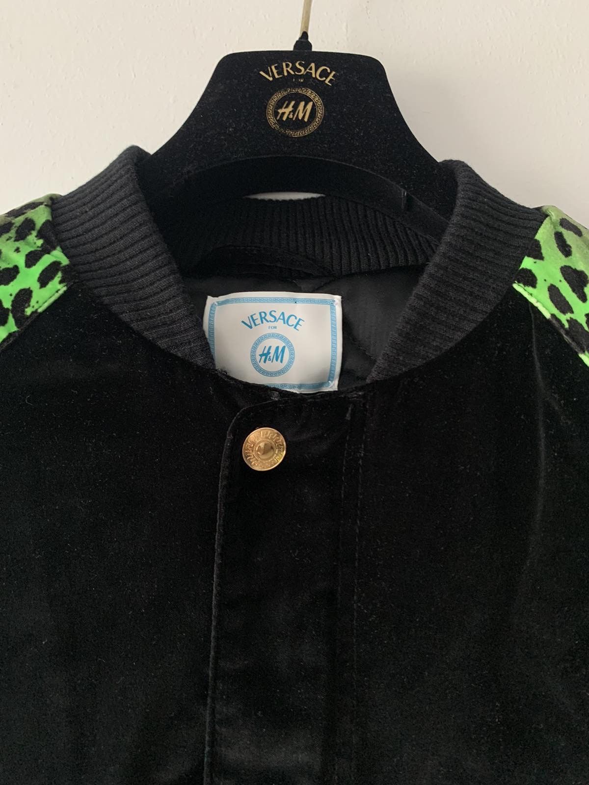 H&M × Versace 🔥🔥 Versace x H&M Velvet Baroque Jacket Size US M / EU 48-50 / 2 - 5 Thumbnail