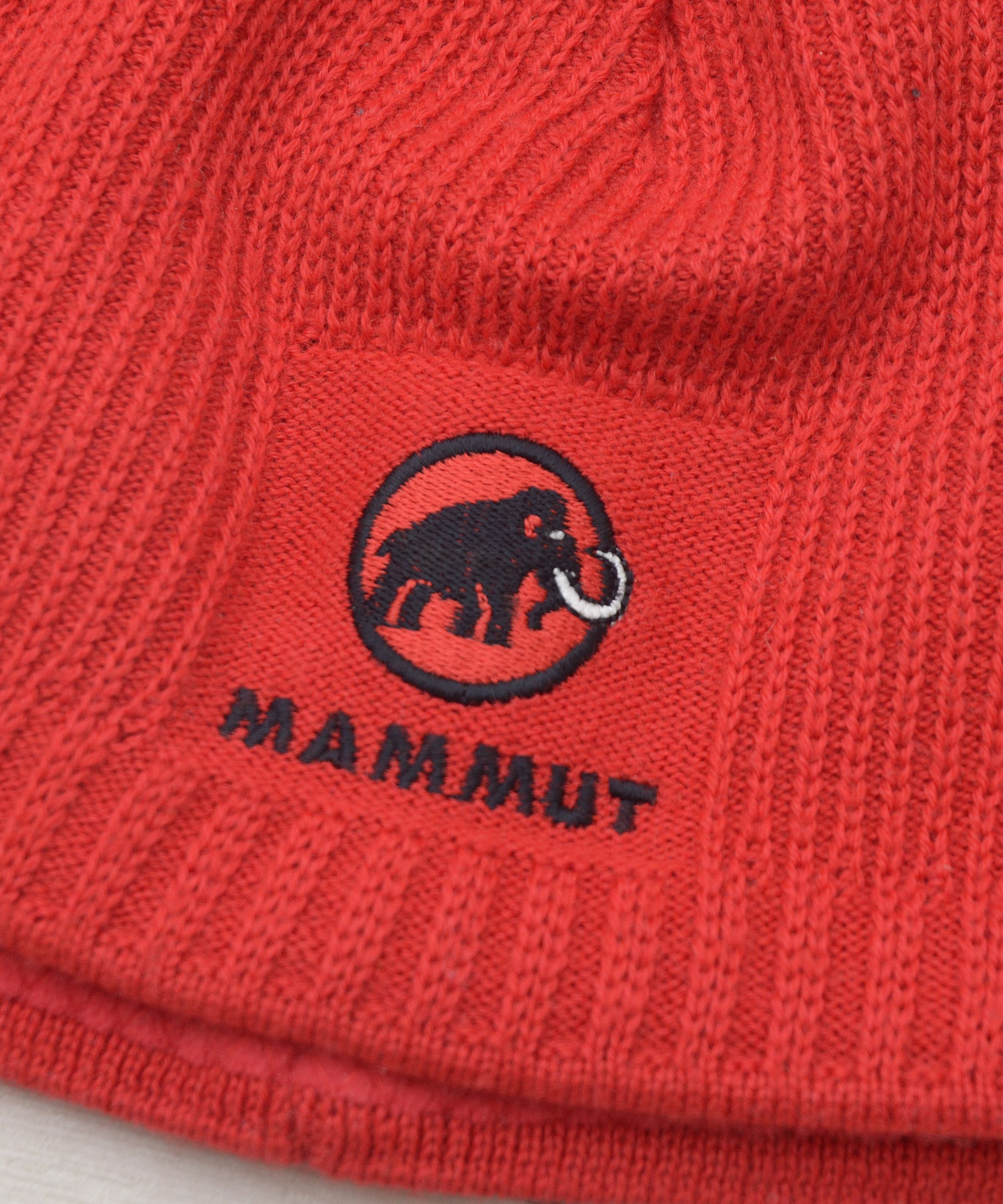 Mammut Mammut Sublime Beanie Snow Cap Hat Red Unisex made Germany Size ONE SIZE - 3 Thumbnail