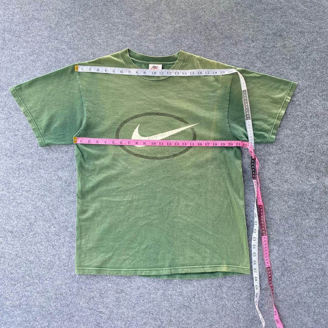 Nike Vintage 90s Nike Swoosh Logo Tshirt Size US L / EU 52-54 / 3 - 4 Thumbnail