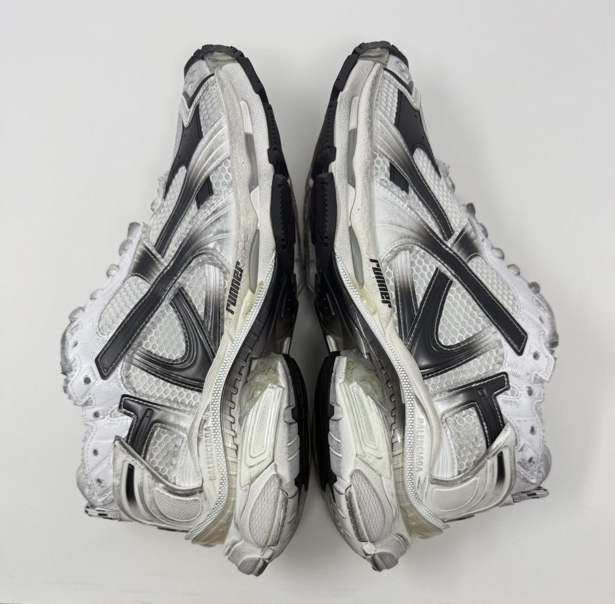 Balenciaga Balenciaga Runner Sneaker Gradient White/Black Size US 12 / EU 45 - 3 Thumbnail