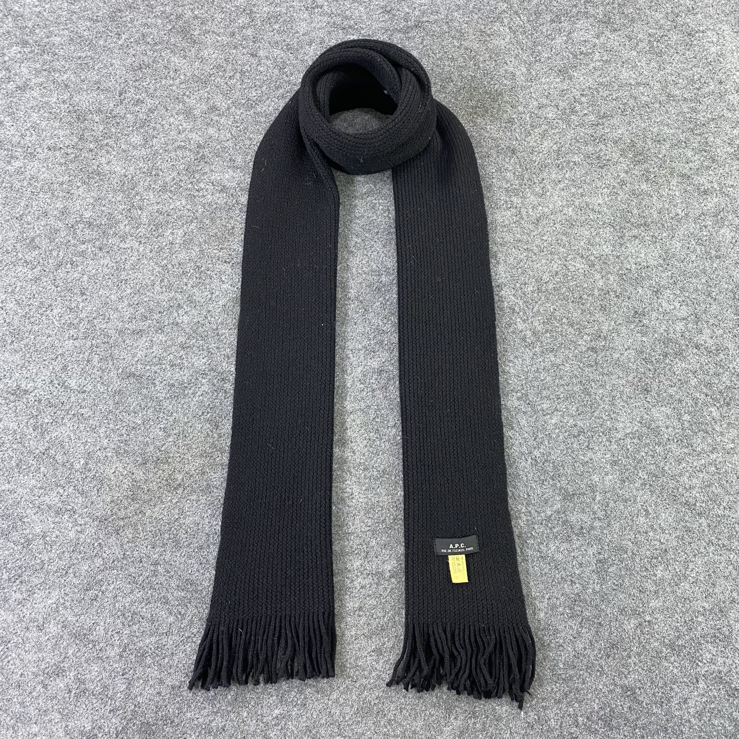 A.P.C. A.P.C Wool Muffler / Scarf / Neckwear -K066 Size ONE SIZE - 1 Thumbnail