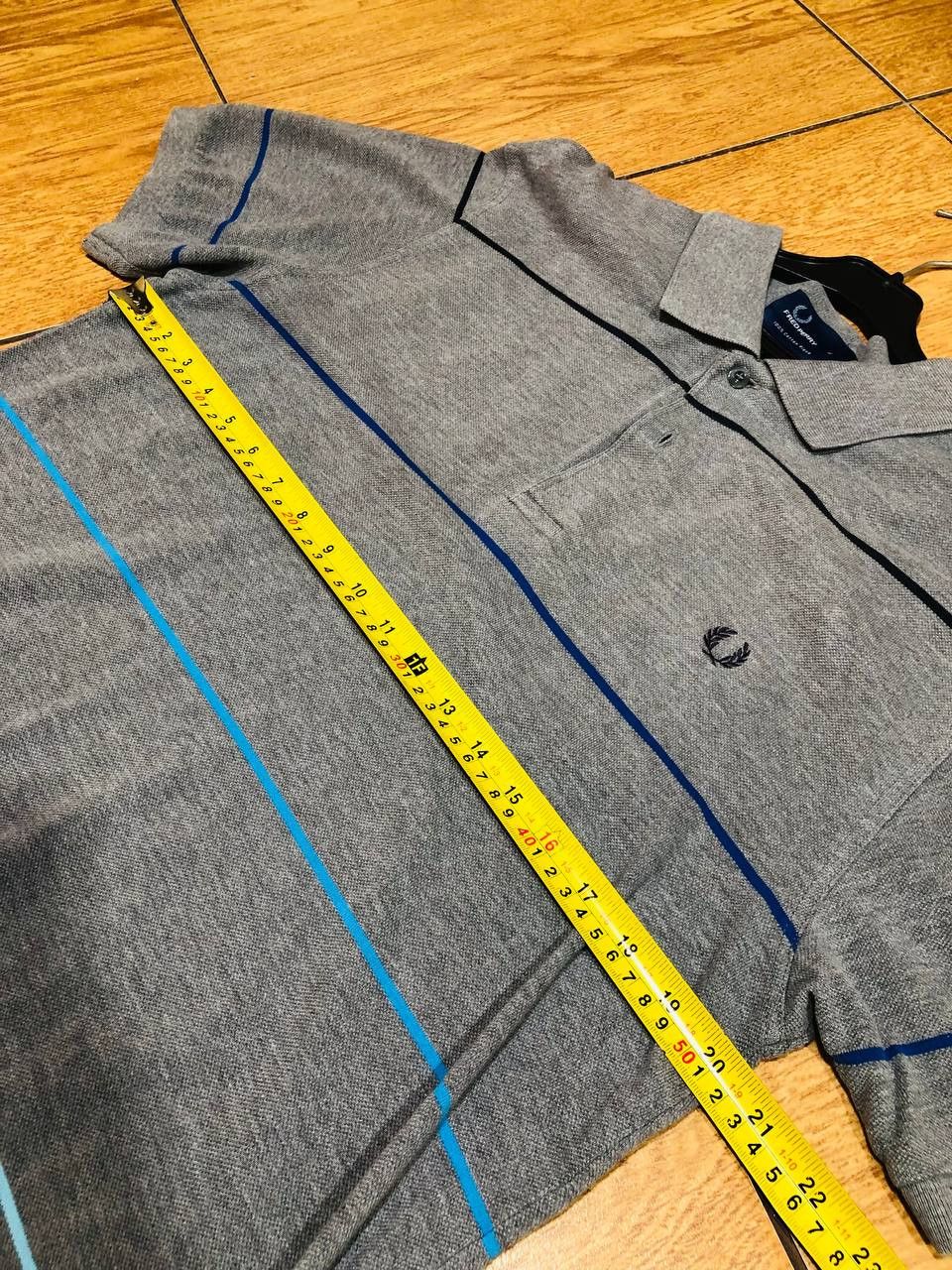 T-Shirt Size M Y2K Logo Fred Perry Vintage Polo