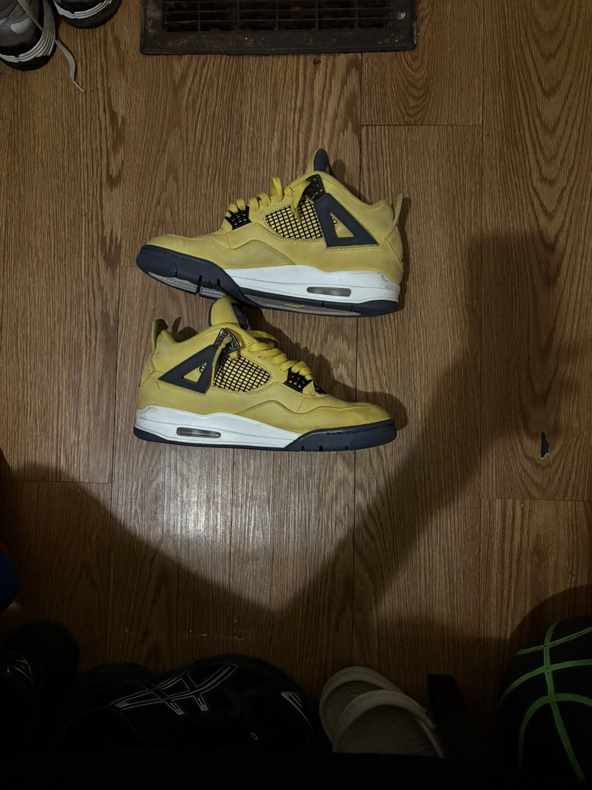 Jordan Brand Jordan 4 Lightning Size US 11 / EU 44 - 2 Thumbnail