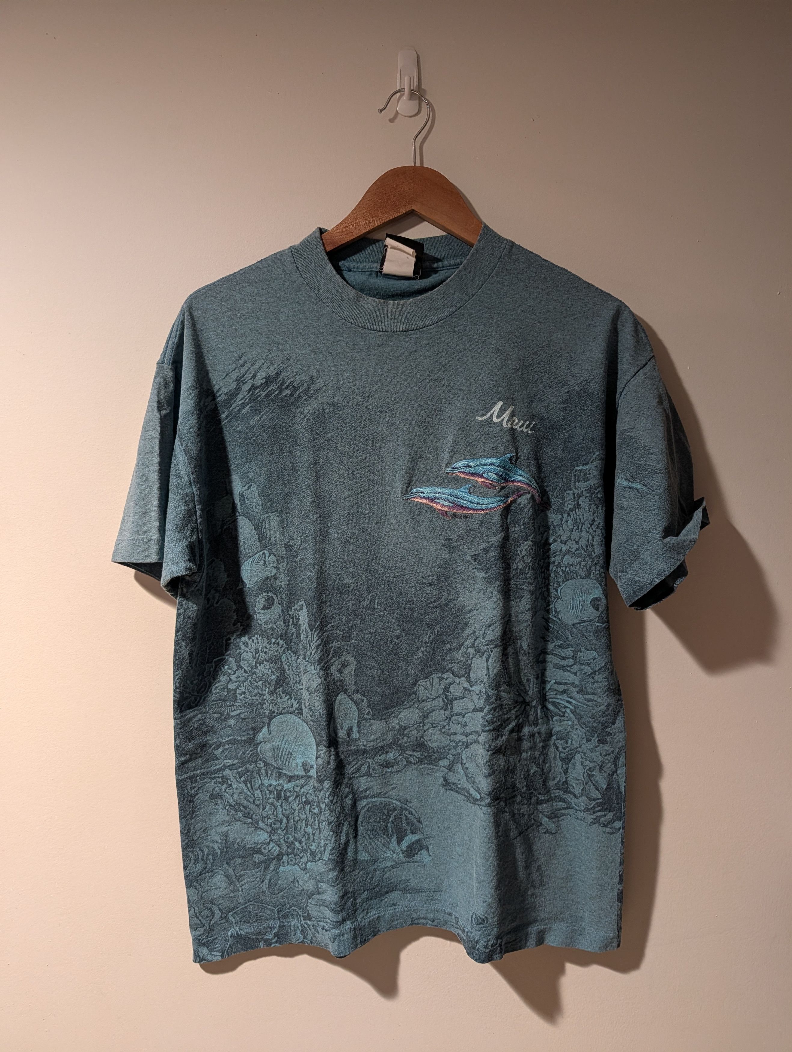 Arts & Science Vintage 90s Dolphins Maui Animal Nature Wildlife AOP T-Shirt Size US L / EU 52-54 / 3 - 1 Thumbnail