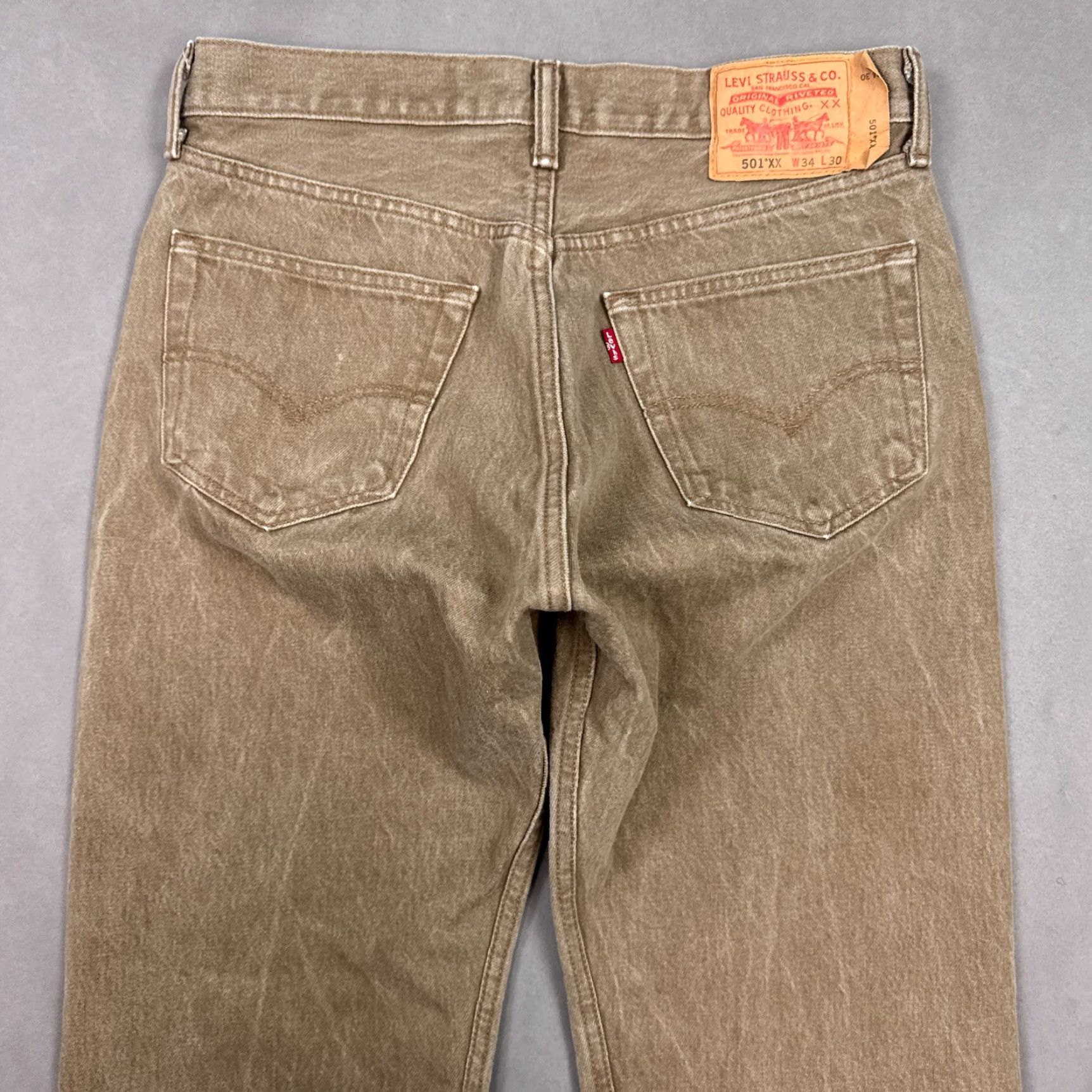 Levi's VINTAGE Levis 501 Jeans Mens 32x27 Denim Jeans Button Fly Straight Work Size US 34 / EU 50 - 5 Thumbnail