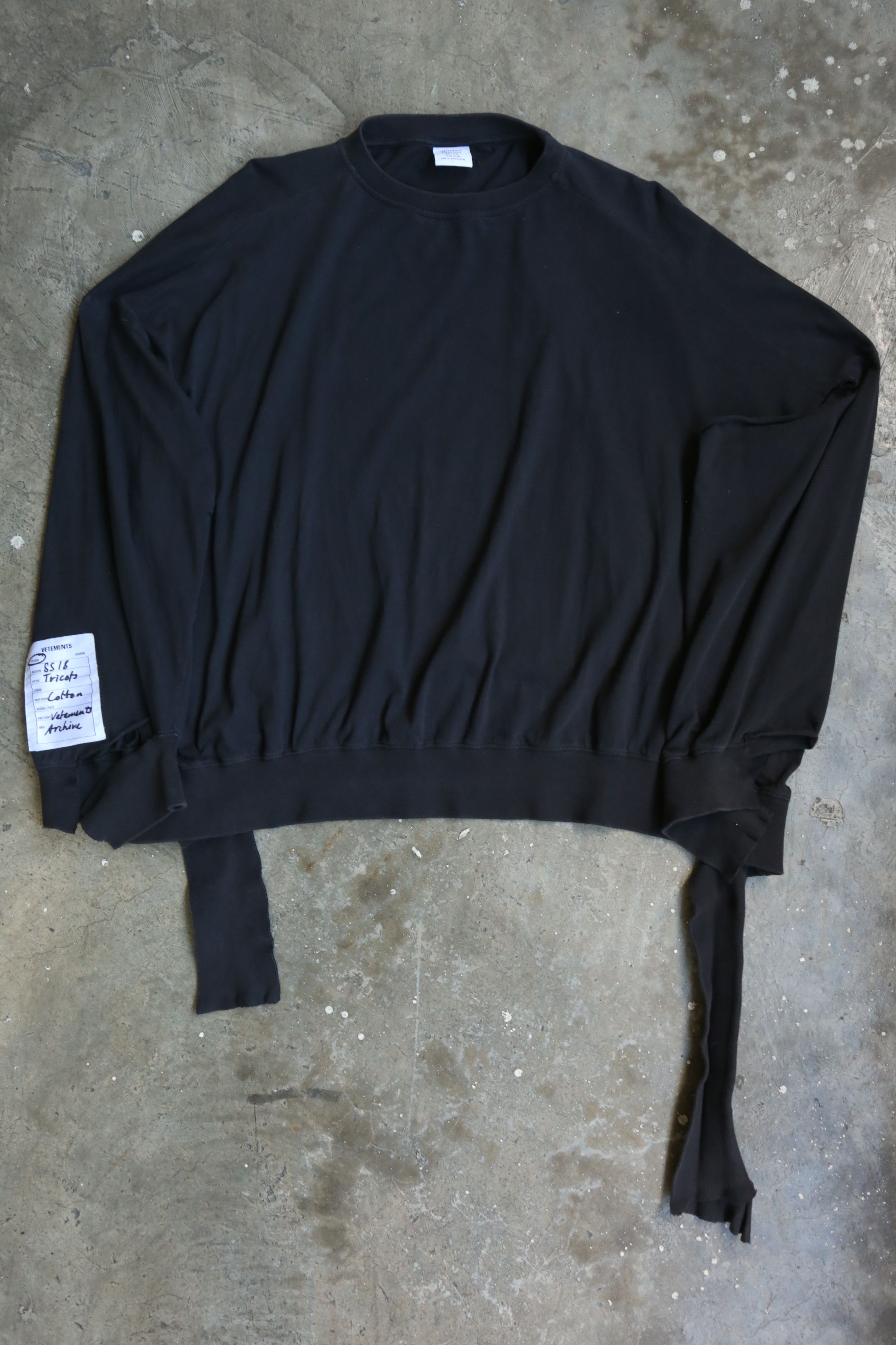 Vetements Vetements - S/S 18 - Cut-Out Sweater Size US L / EU 52-54 / 3 - 3 Thumbnail
