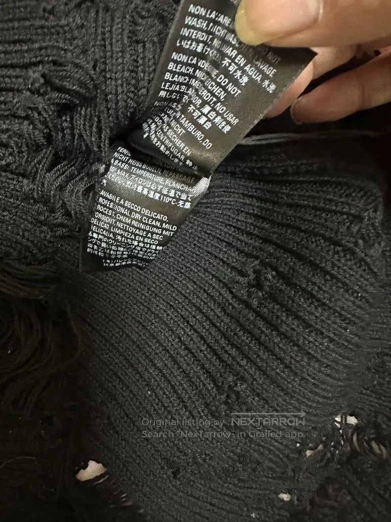 Balenciaga Balenciaga Ripped High-Neck Sweater Size US XS / EU 42 / 0 - 3 Thumbnail