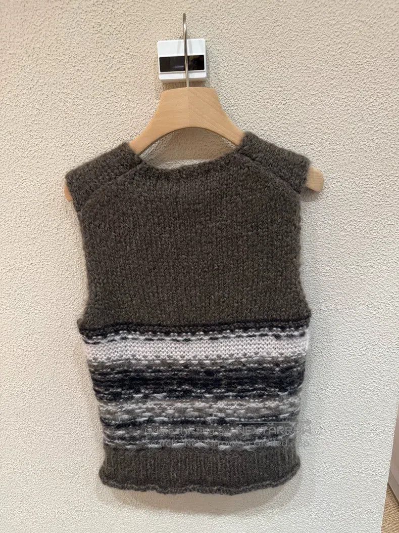 Our Legacy Our Legacy Knitted backless round neck sweater for autumn Size US S / EU 44-46 / 1 - 4 Thumbnail