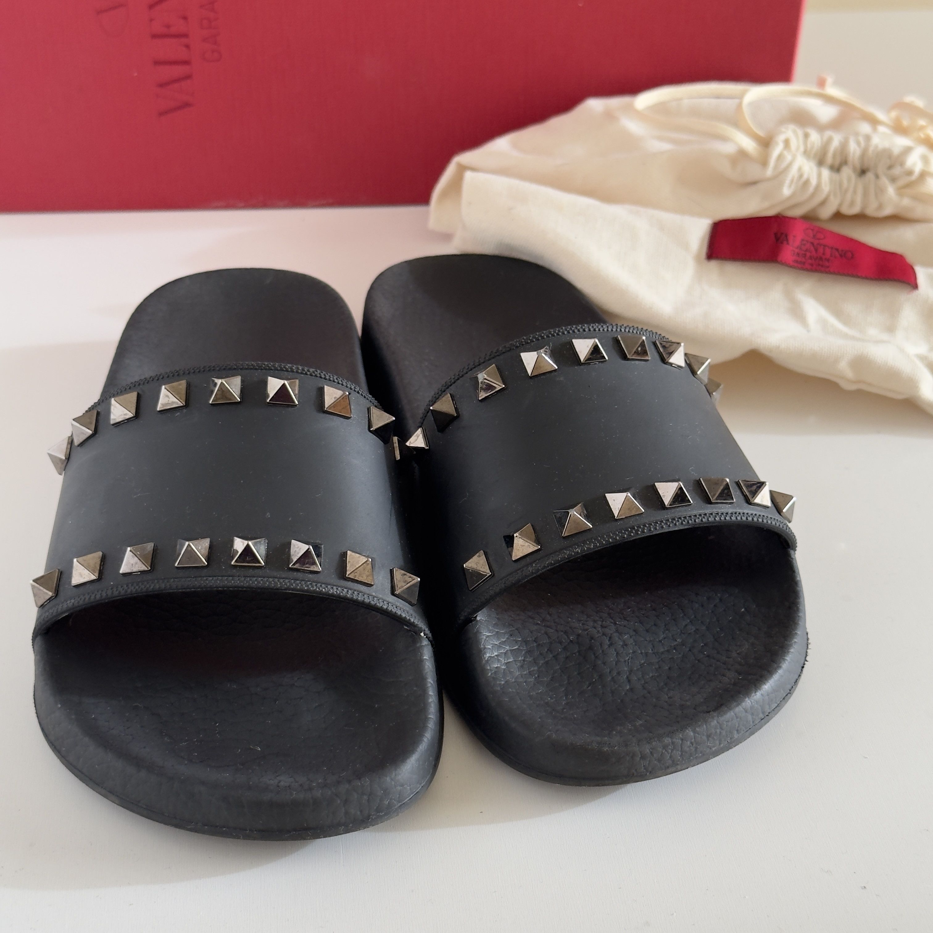Valentino Valentino Rockstud Rubber Pool Slide Sandal Women's sz US 6 Size US 6 / IT 36 - 3 Thumbnail