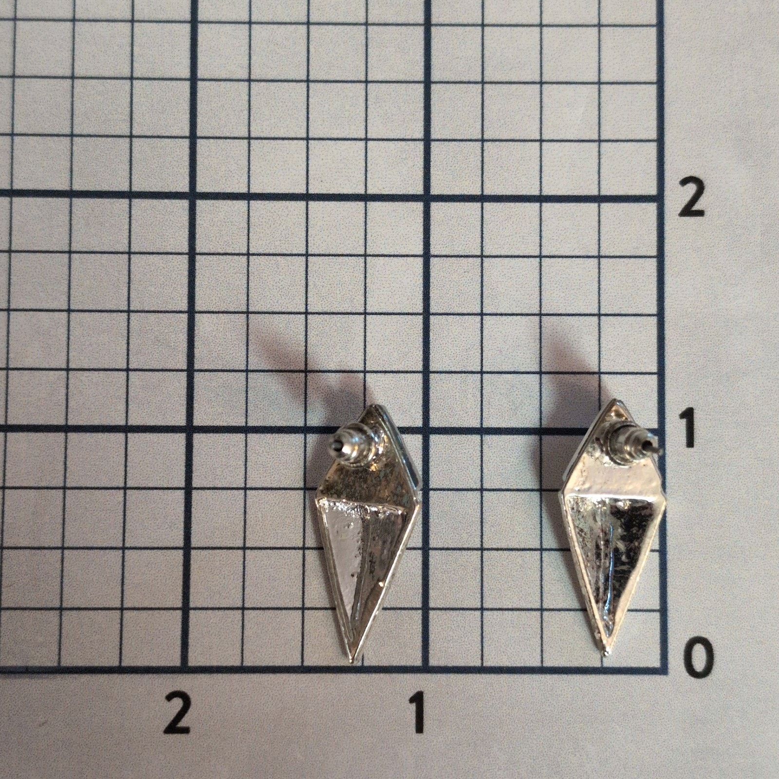 Vintage Glittery Glam VTG 1980s Silver-Tone Diamond-Shaped Earrings Size ONE SIZE - 5 Thumbnail