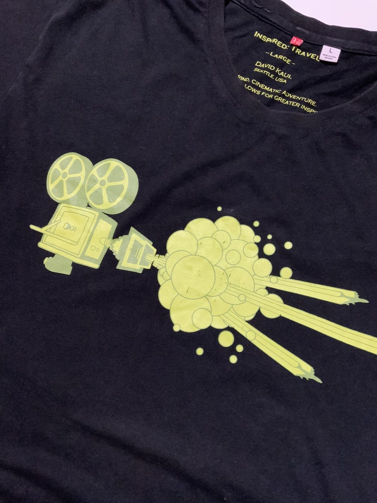 Uniqlo Uniqlo Inspired Travel David Kaul Seattle Cinematic T-Shirt Size US L / EU 52-54 / 3 - 6 Thumbnail