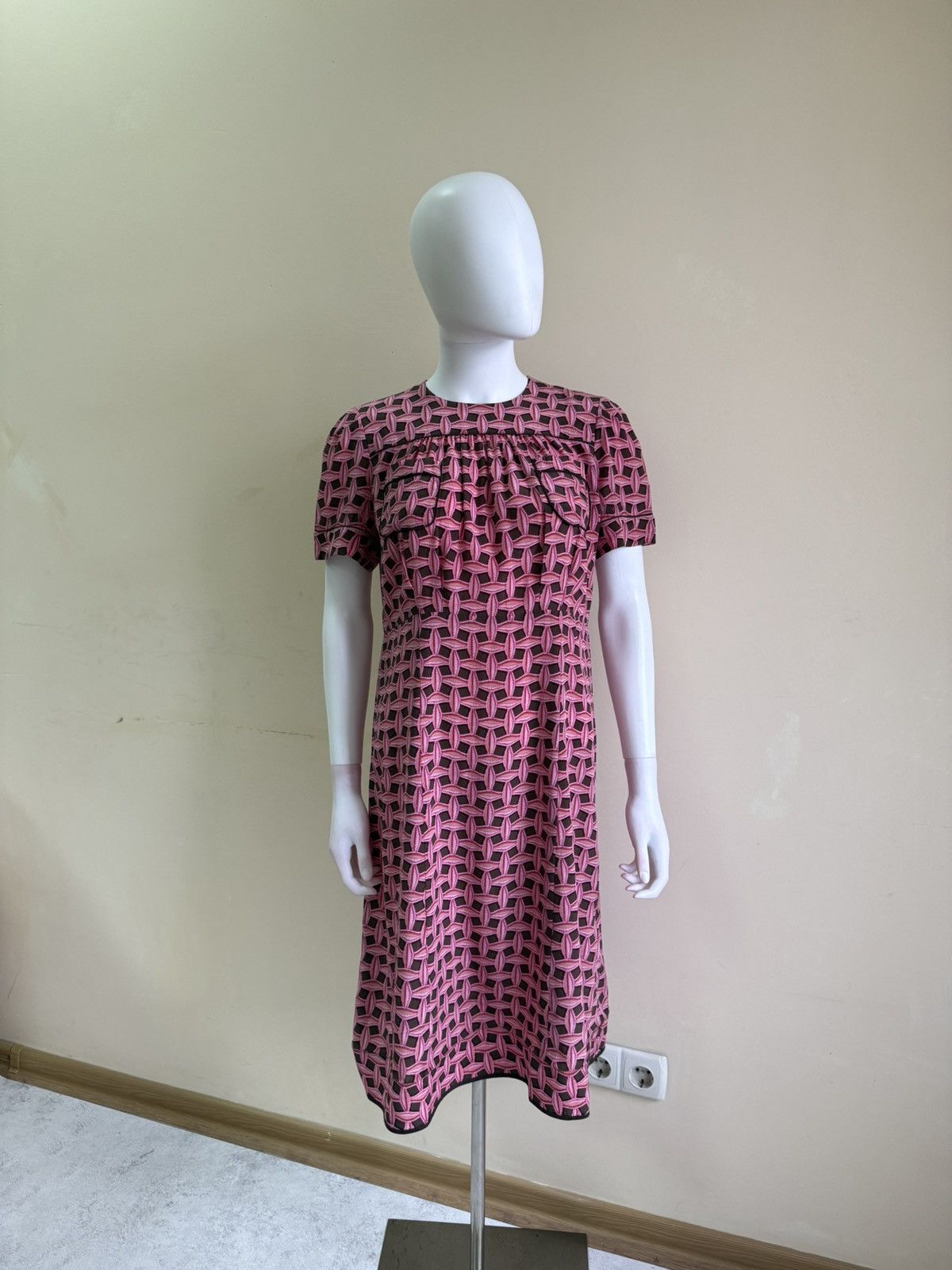 Louis Vuitton Louis Vuitton Womens Silk Printed Knee Length Pink Dress Size M / US 6-8 / IT 42-44 - 4 Thumbnail