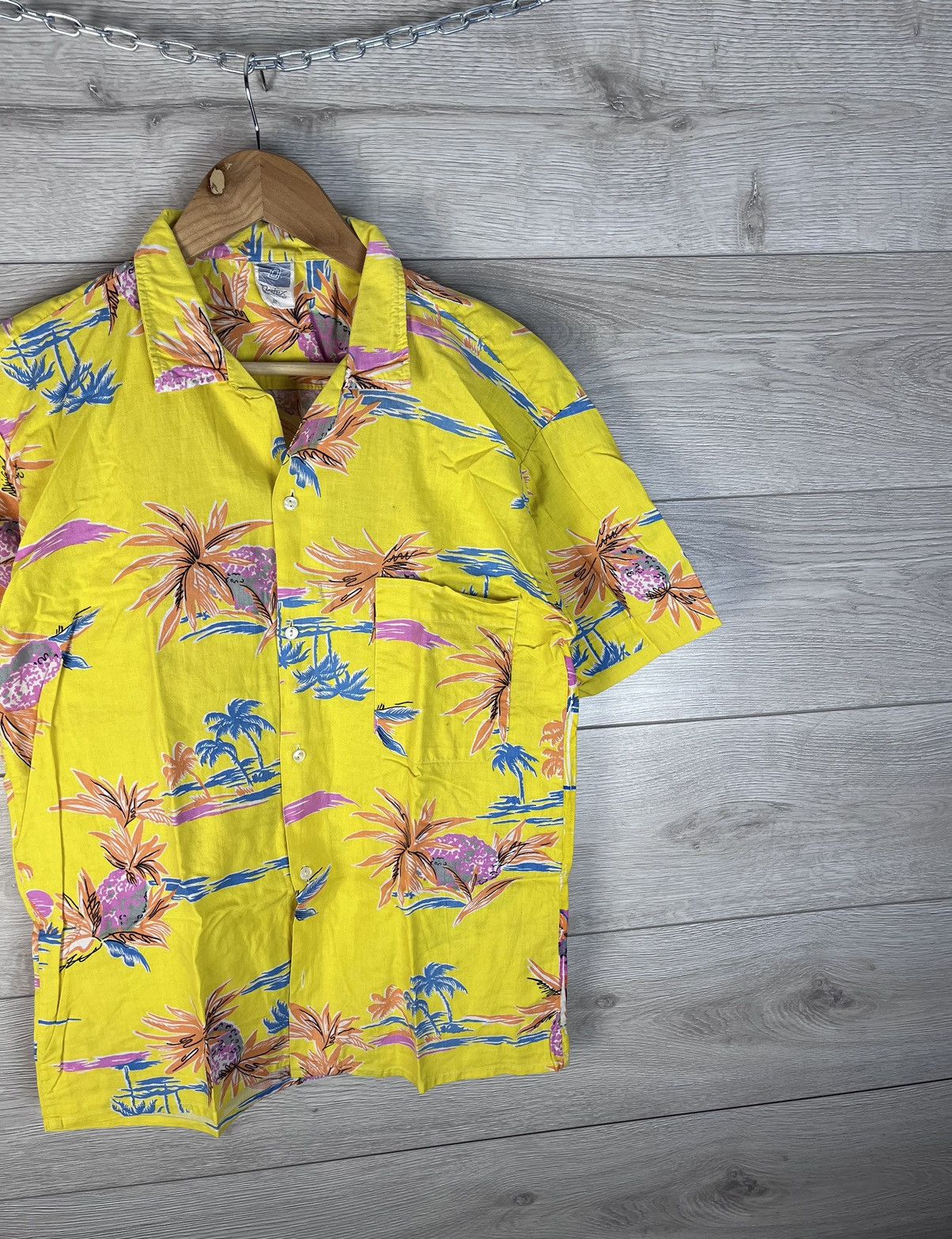 Vintage Vintage Mens Hawaiian Button Down Shirt size M Size US M / EU 48-50 / 2 - 3 Thumbnail