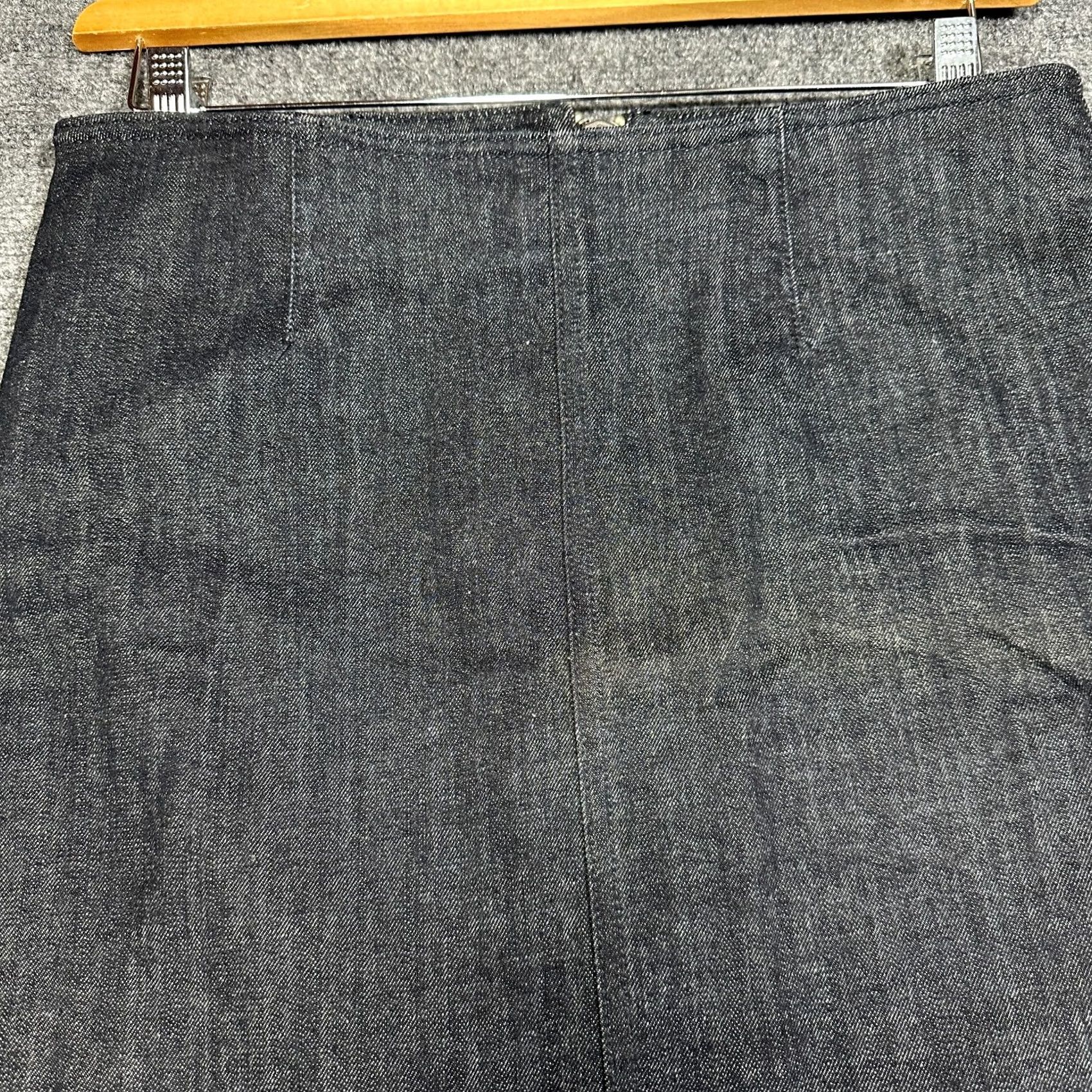 Juicy Couture Juicy Couture Denim Pencil Skirt Womens 29 Black Cotton Blend Stretch Back Zip Size 29 Skirt Knee Length Mens? Size 29" - 2 Thumbnail