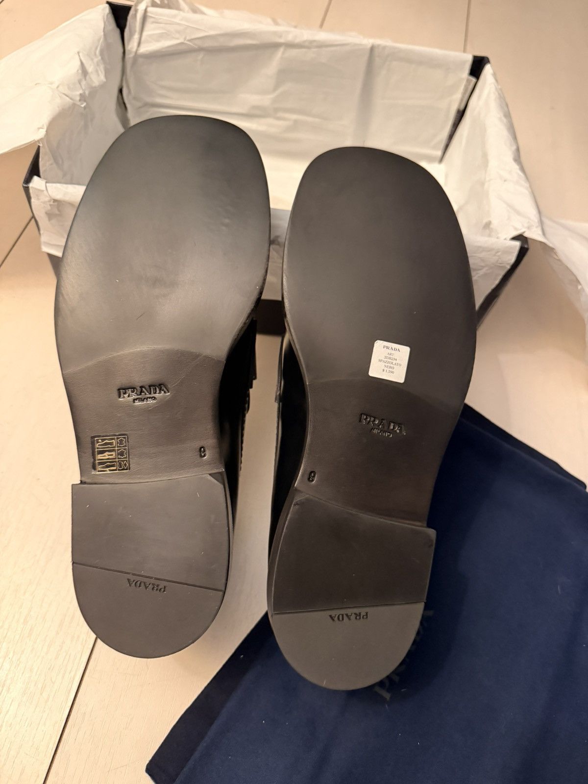 Prada NWT PRADA Men Brushed Leather Loafers with Metal Ring Size 9 Size US 9 / EU 42 - 7 Thumbnail