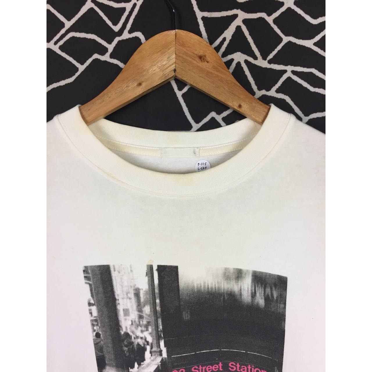 GU × Japanese Brand GU NYC Subway 23 Street Station Graphic Long Sleeve Tee Size US L / EU 52-54 / 3 - 4 Thumbnail