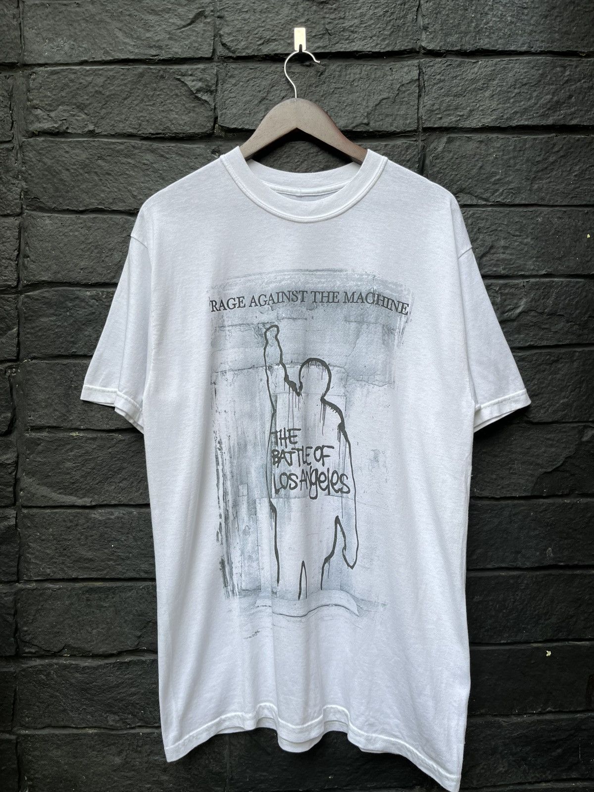 Band Tees Vintage Rage Against The Machine Battle of Los Angeles Size US L / EU 52-54 / 3 - 1 Thumbnail