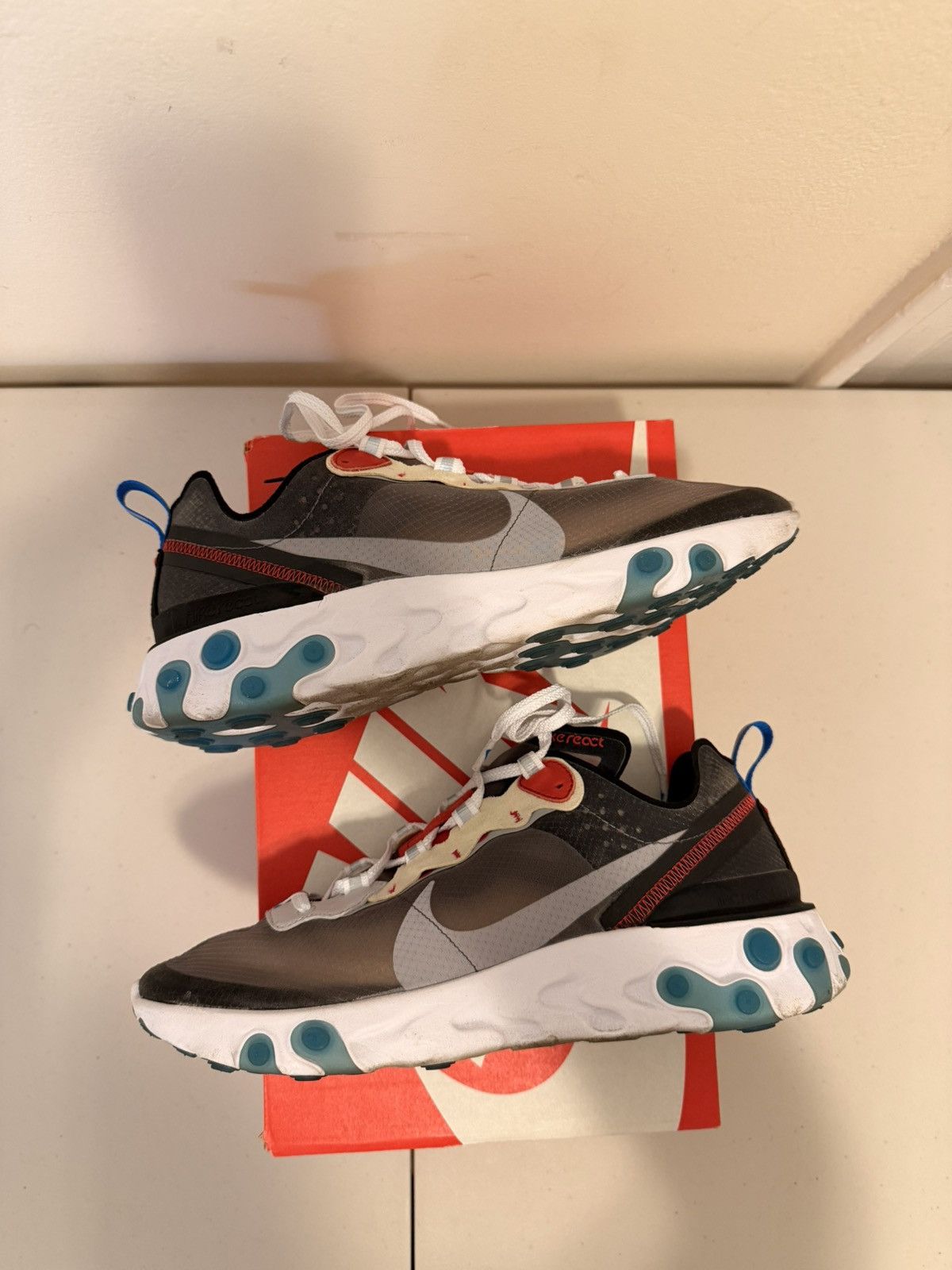 Nike Nike React Element 87 Dark Grey Photo Blue size 8.5 Size US 8.5 / EU 41-42 - 1 Thumbnail