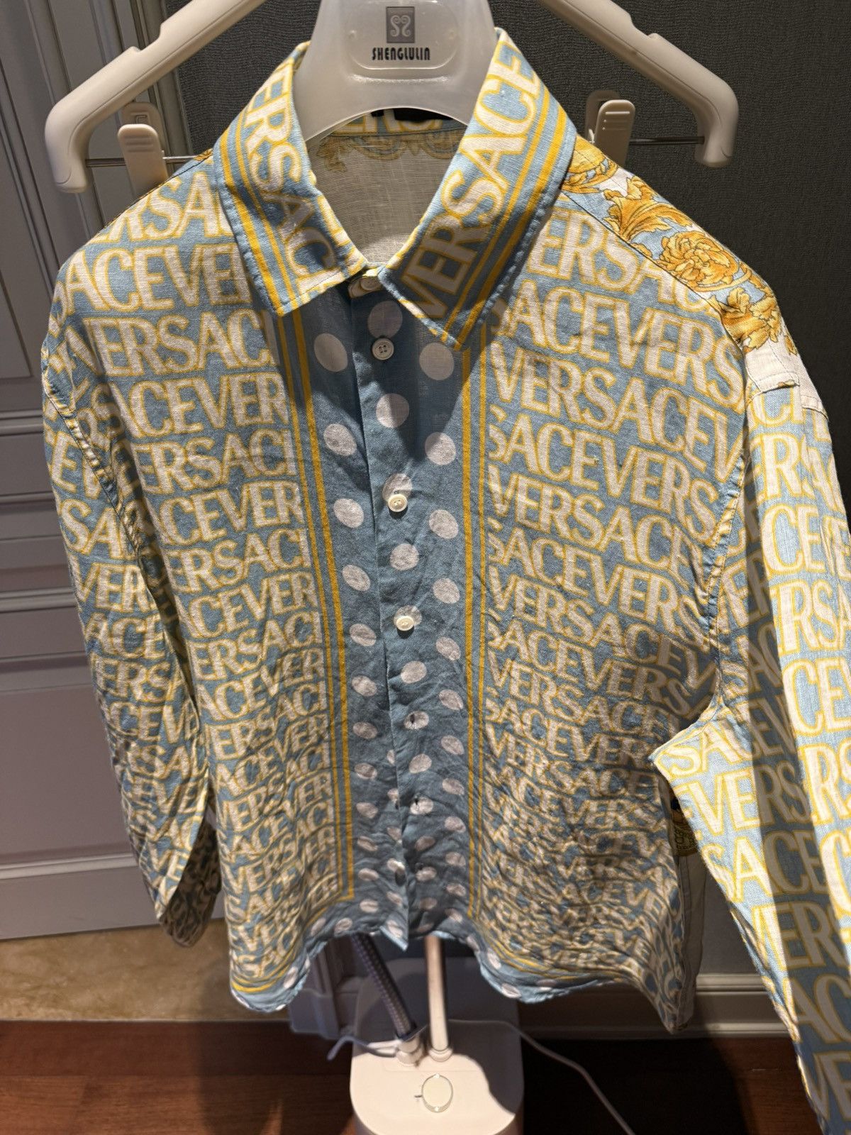 Versace polka dot Versace logo all over Baroque print.linen shirt Size US S / EU 44-46 / 1 - 12 Thumbnail