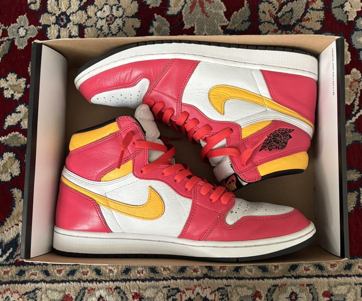 Jordan Brand Air Jordan 1 Retro High OG “Light Fusion Red” Size US 11 / EU 44 - 1 Thumbnail