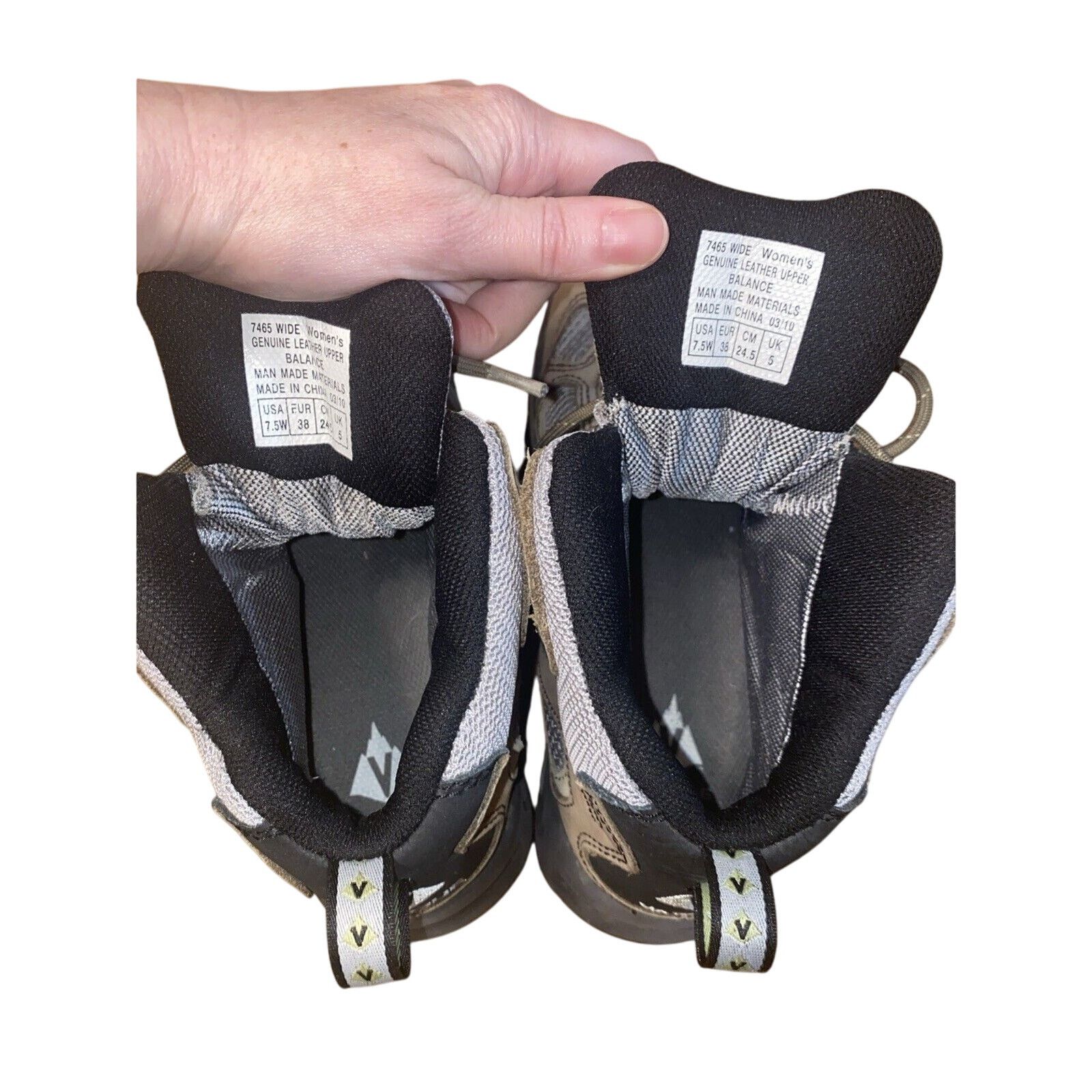 Vasque Vasque Hiking Boots Womens Size 7.5W US Brown Nubuck Vibram Size US 7.5 / IT 37.5 - 6 Thumbnail