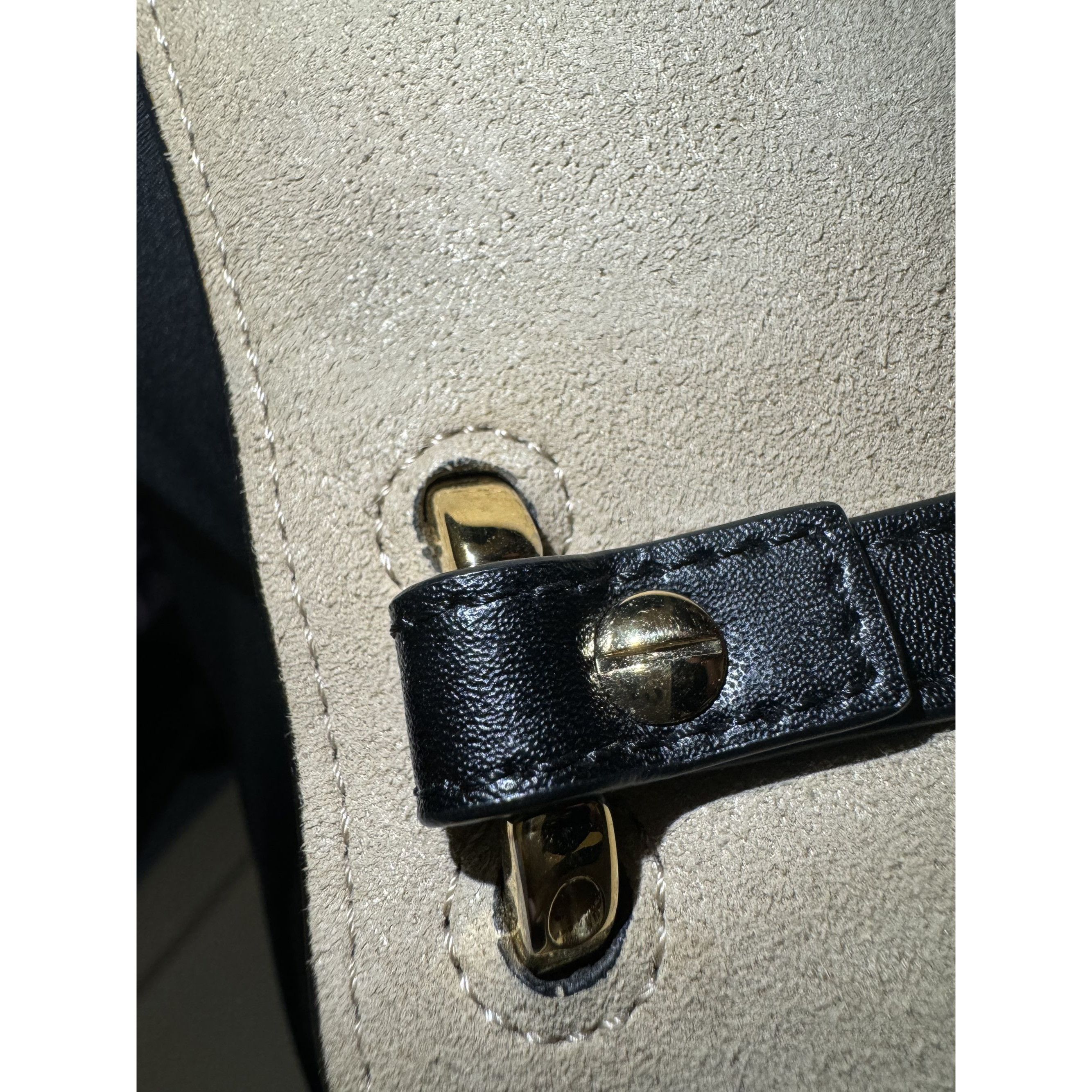 Fendi Fendi Roma Black & Gold Leather Shoulder Bag With Logo Strap Size ONE SIZE - 15 Thumbnail