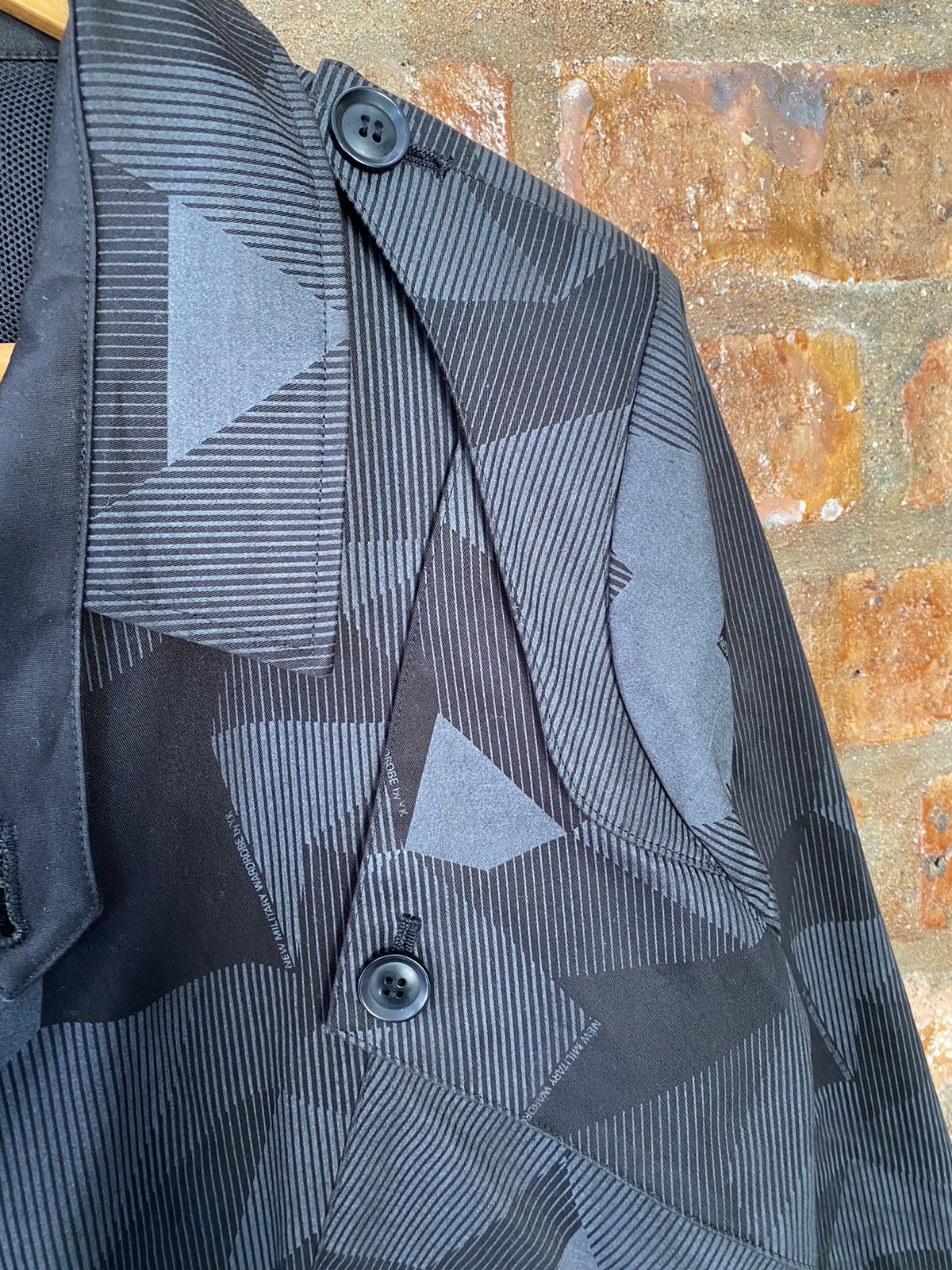 Japanese Brand × Yasuyuki Ishii × Yoshio Kubo 2000s Gradient triangle Camo asymmetrical Jacket Size US M / EU 48-50 / 2 - 7 Thumbnail