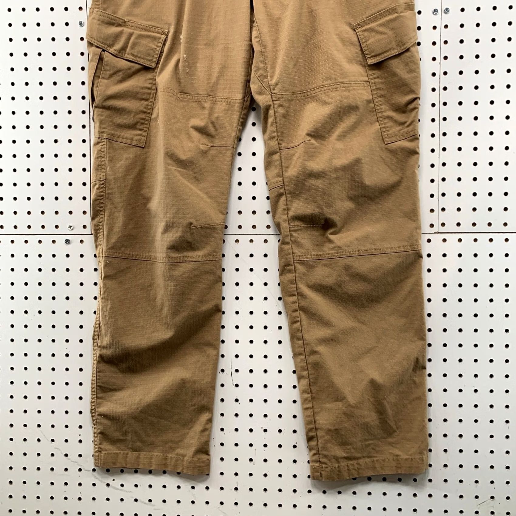 Vintage CQR Cargo Utility Pants Mens 38x33 Brown Work Wear Rip Stop Cargo Pants Mens 38 Brown Workwear Canvas Cotton Zip Pocket Straight Front 33 Inseam Mens Size US 38 / EU 54 - 3 Thumbnail