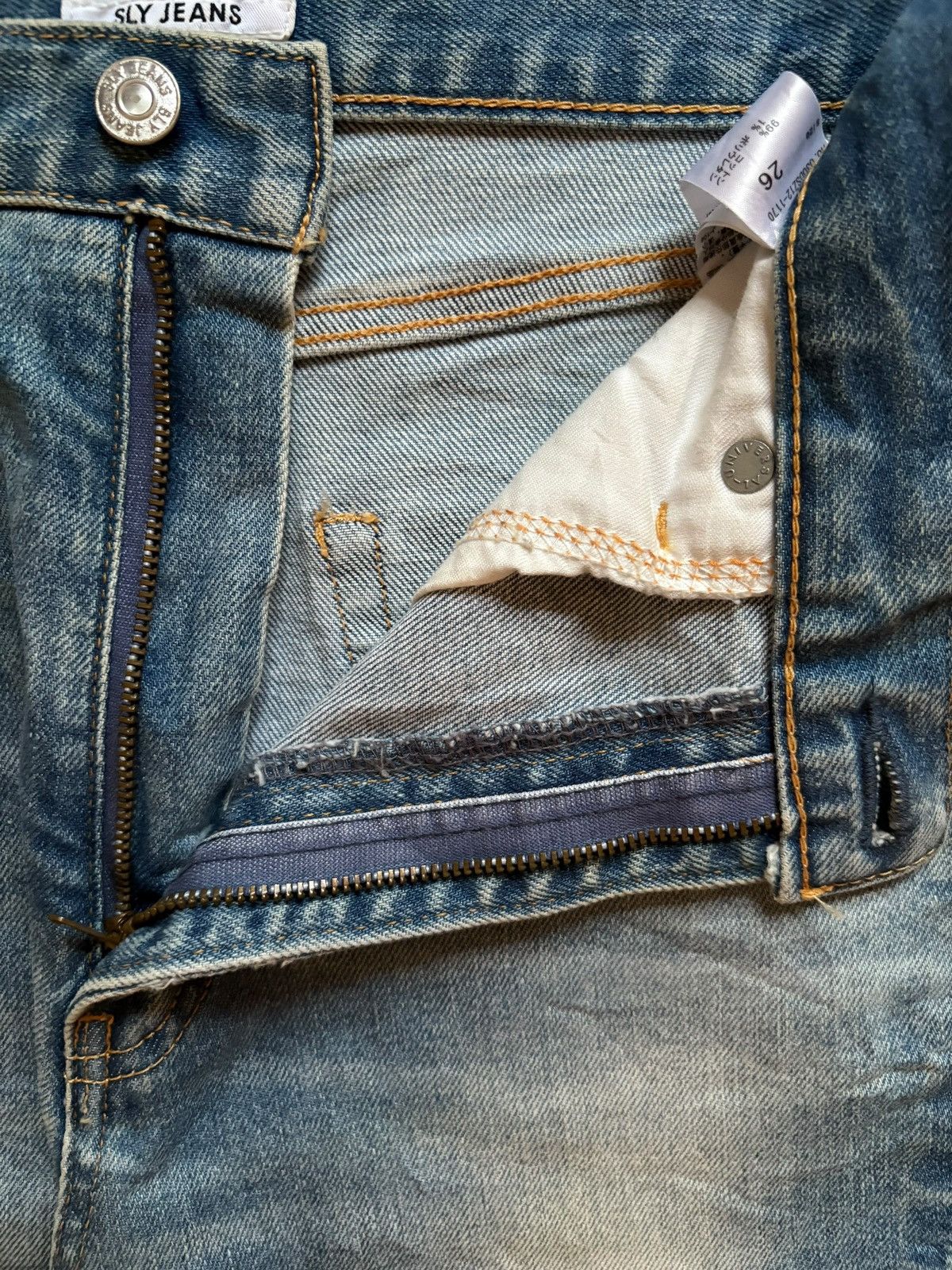 Japanese Brand Vintage Japanese Brand Mud Wash Distress Ripped Flare Jeans Size 27" / US 4 / IT 40 - 9 Thumbnail