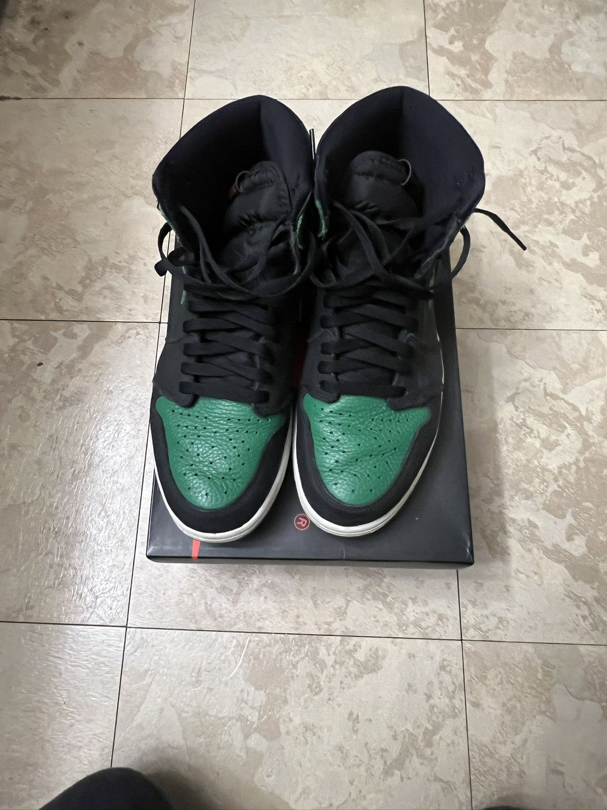 Jordan Brand Air jordan 1 high pine green 2.0 Size US 10.5 / EU 43-44 - 1 Thumbnail