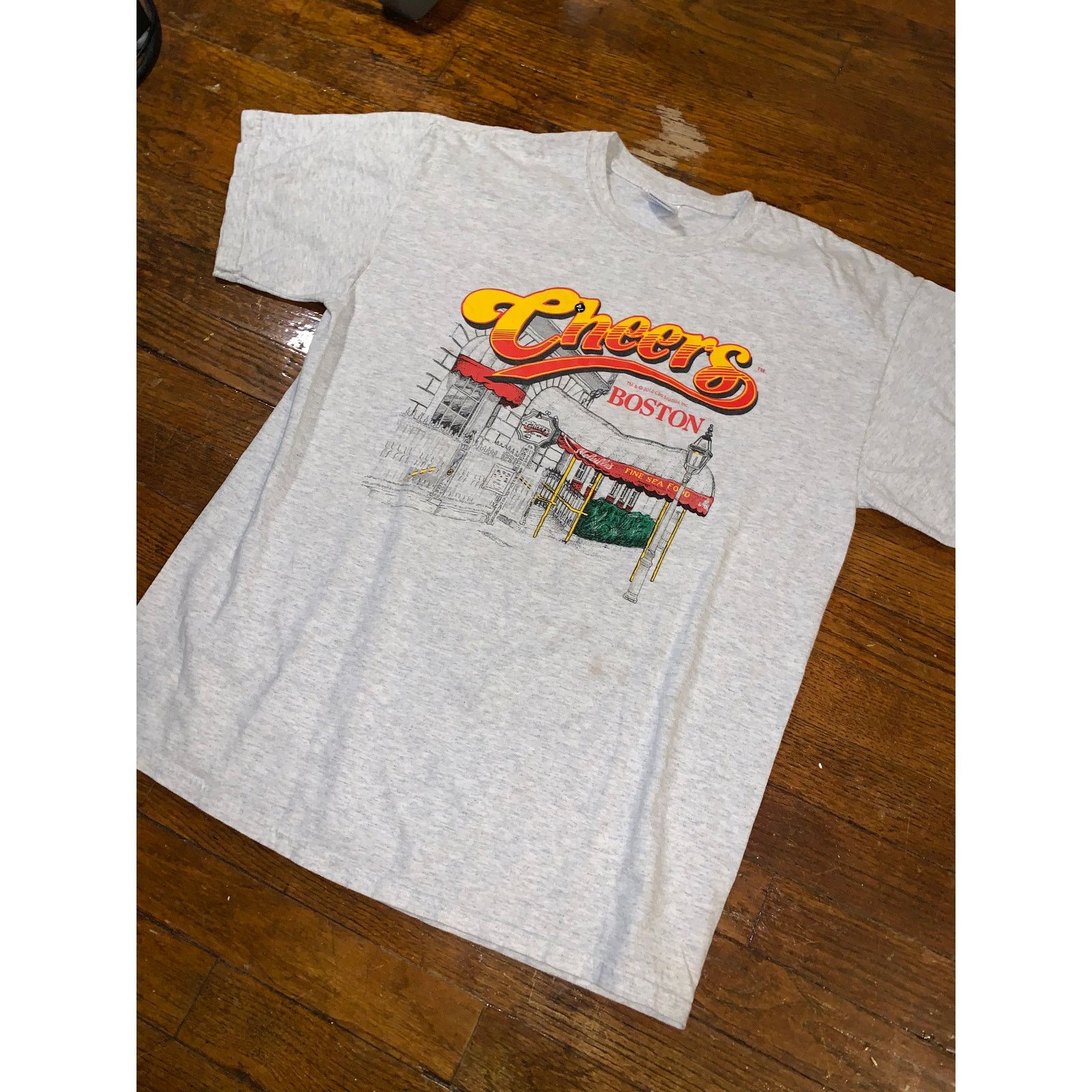 Gildan Cheers Boston T-Shirt Large Gray Bar CBS Sitcom Tee Gildan Size US L / EU 52-54 / 3 - 6 Thumbnail