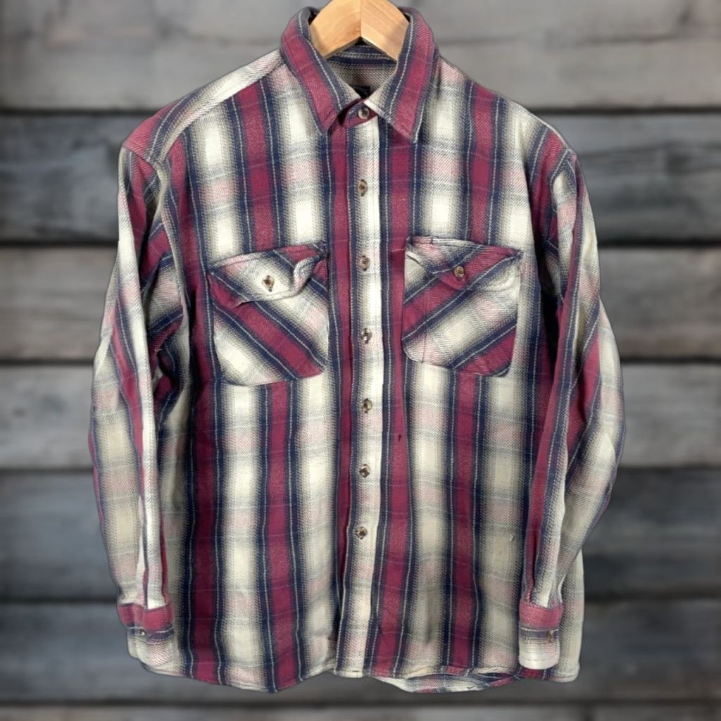 Vintage VINTAGE Williams Bay Flannel Shirt Men XL Red Beige Plaid Heavyweight Cotton Grunge Button-Up Casual Workwear 90s Style Mens Size US XL / EU 56 / 4 - 1 Thumbnail
