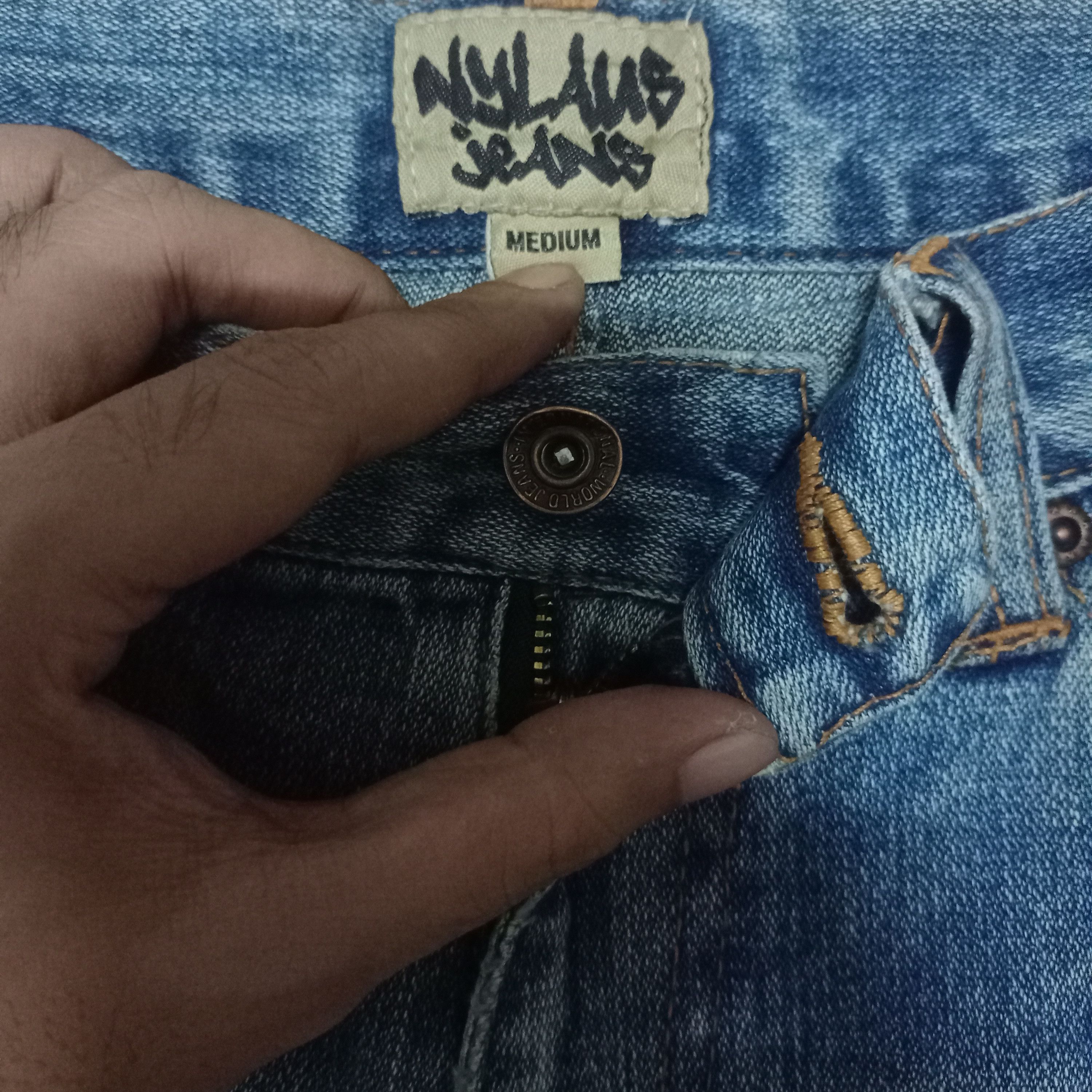 Japanese Brand Vintage Japanese Brand Blue Wash Distressed Loose Jeans Size US 31 - 3 Thumbnail