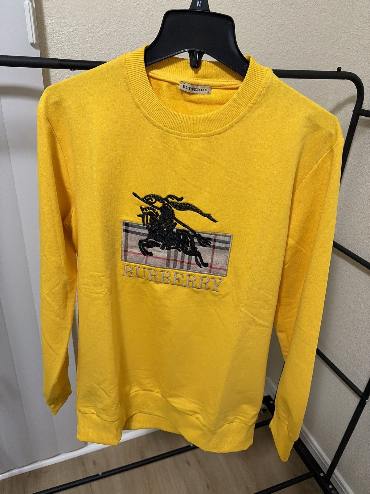 Burberry Burberry Equestrian Knight Logo Crewneck – Yellow – Small Size US S / EU 44-46 / 1 - 1 Thumbnail