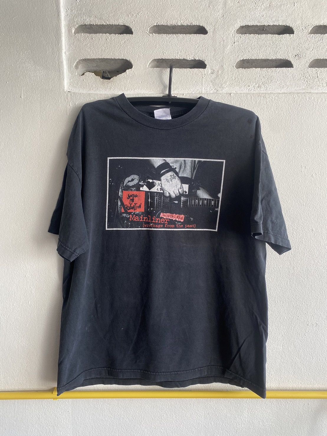 image of Band Tees x Tee Shirt Vintage 00S Social Distortion in Faded Black, Men's (Size XL)