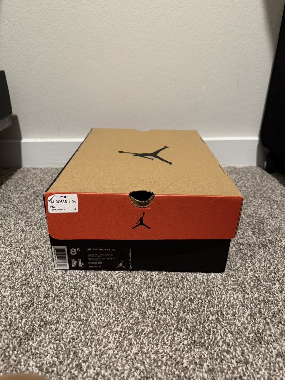 Nike Air Jordan retro 12 Size US 8.5 / EU 41-42 - 2 Thumbnail