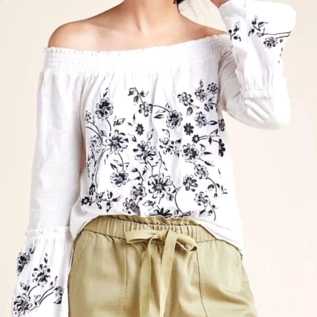Anthropologie VINTAGE Anthropologie Annie Embroidered Off-The-Shoulder White Blouse XS Women Bell Sleeve Freindly Size XS / US 0-2 / IT 36-38 - 2 Thumbnail